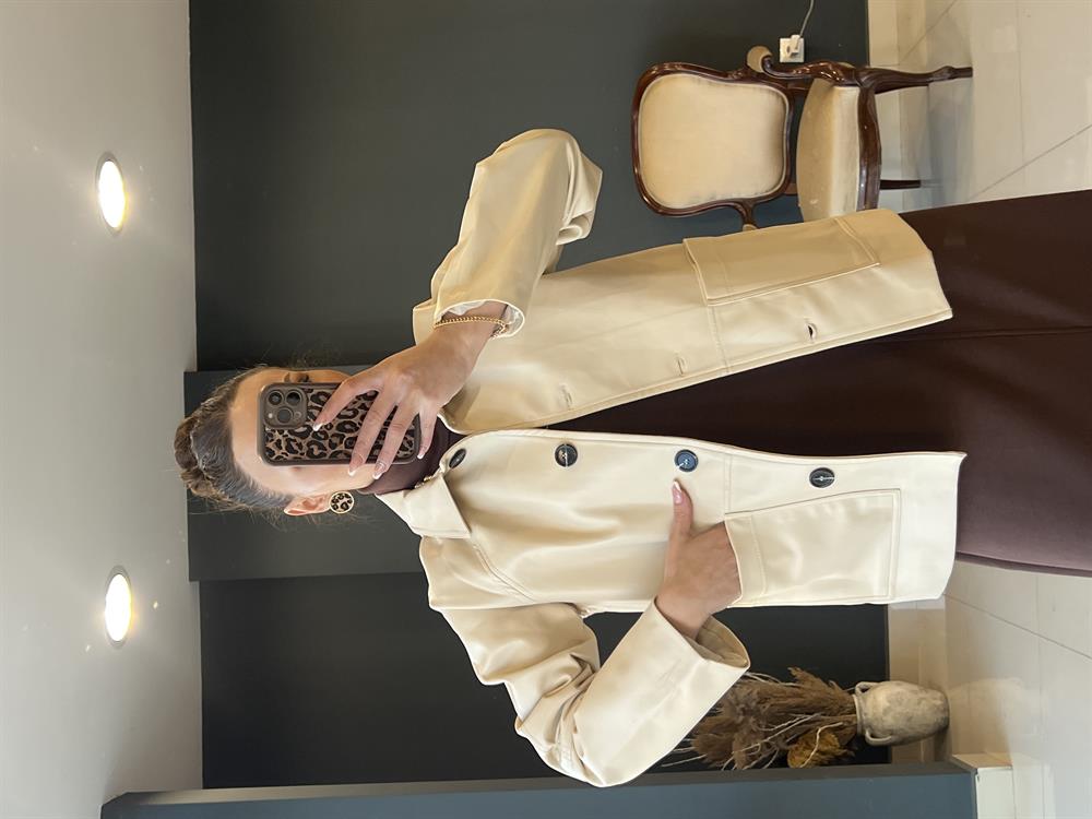 Yumuşak Deri̇ Ceket Taş