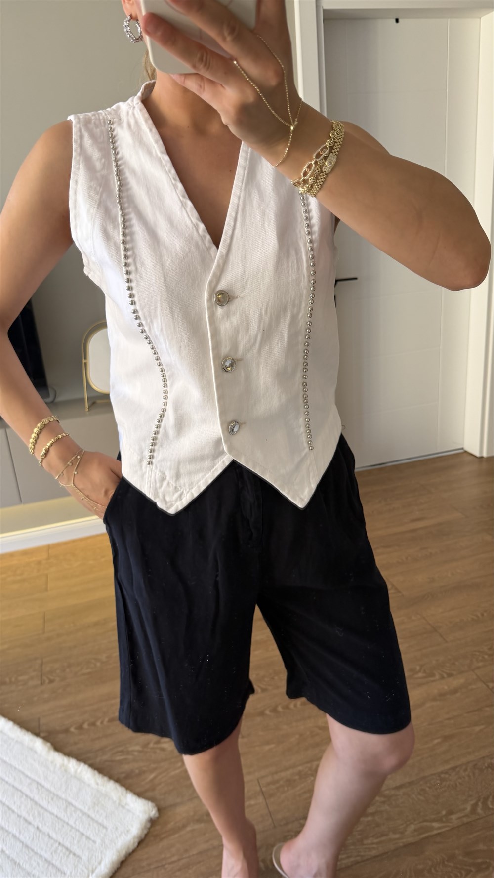Zımbalı Kot Yelek Beyaz