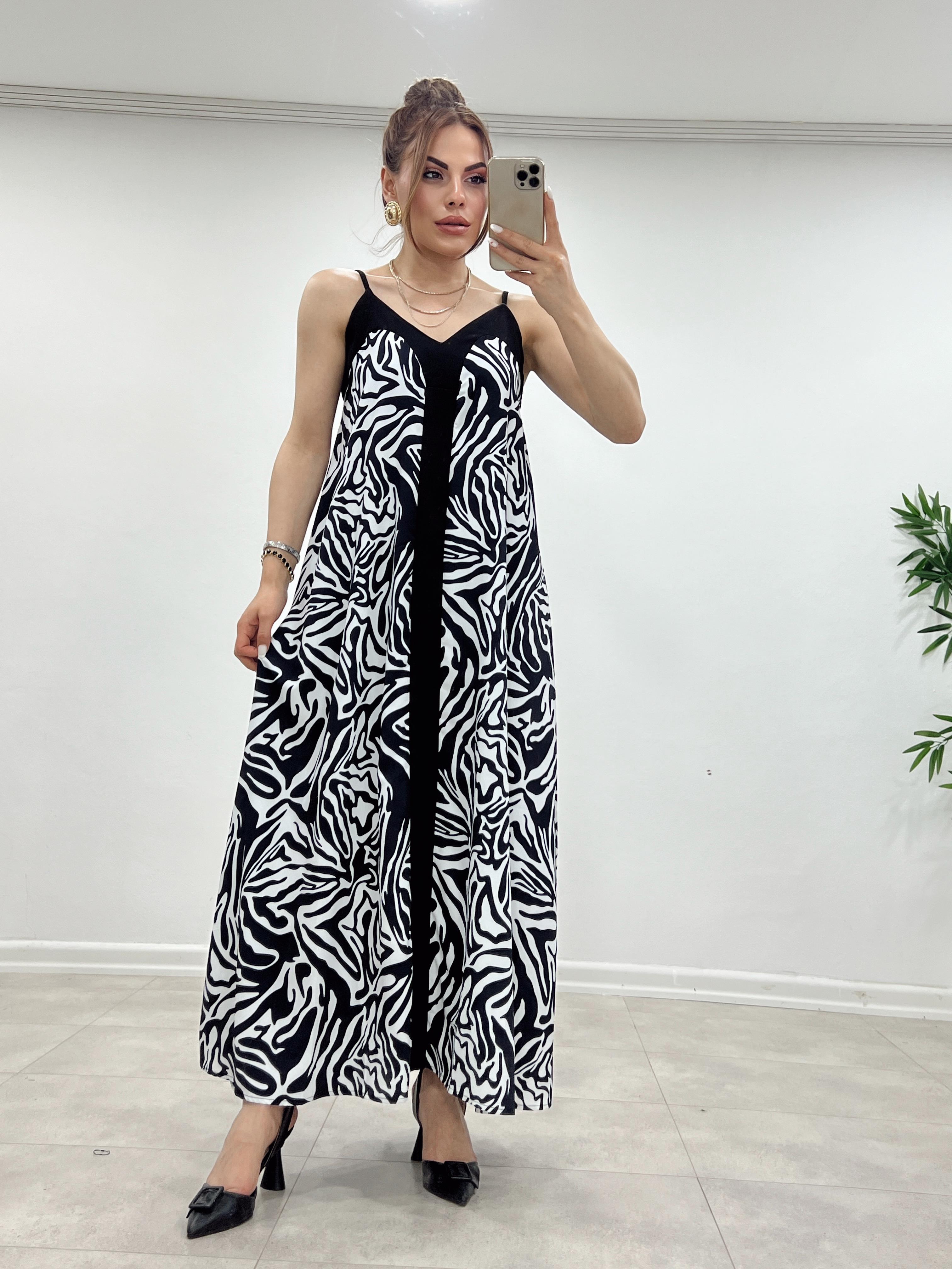 ASKILI SİYAH BEYAZ DESENLİ ELBİSE