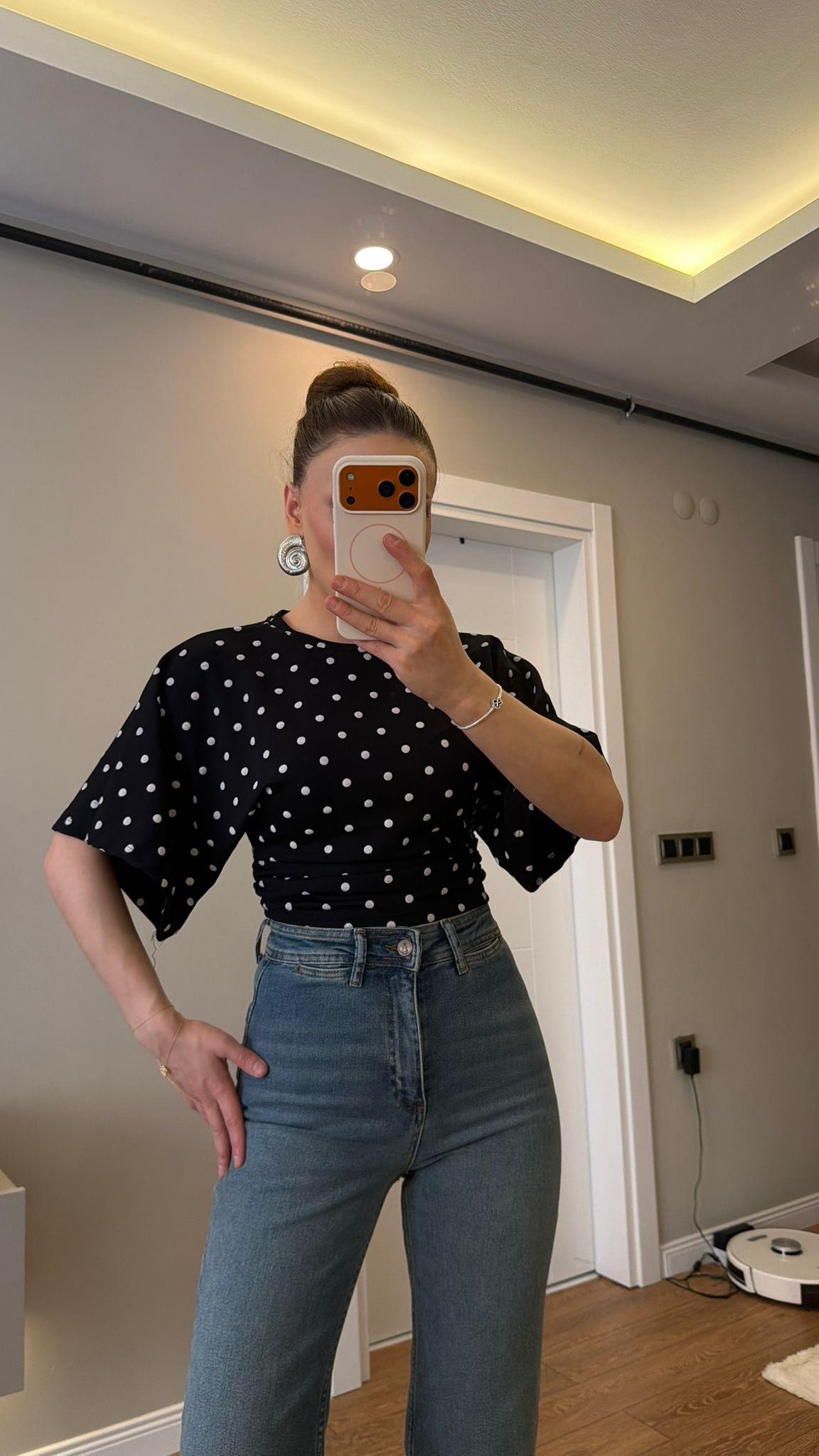 Bel Oturtmalı Puantiyeli Bluz Siyah