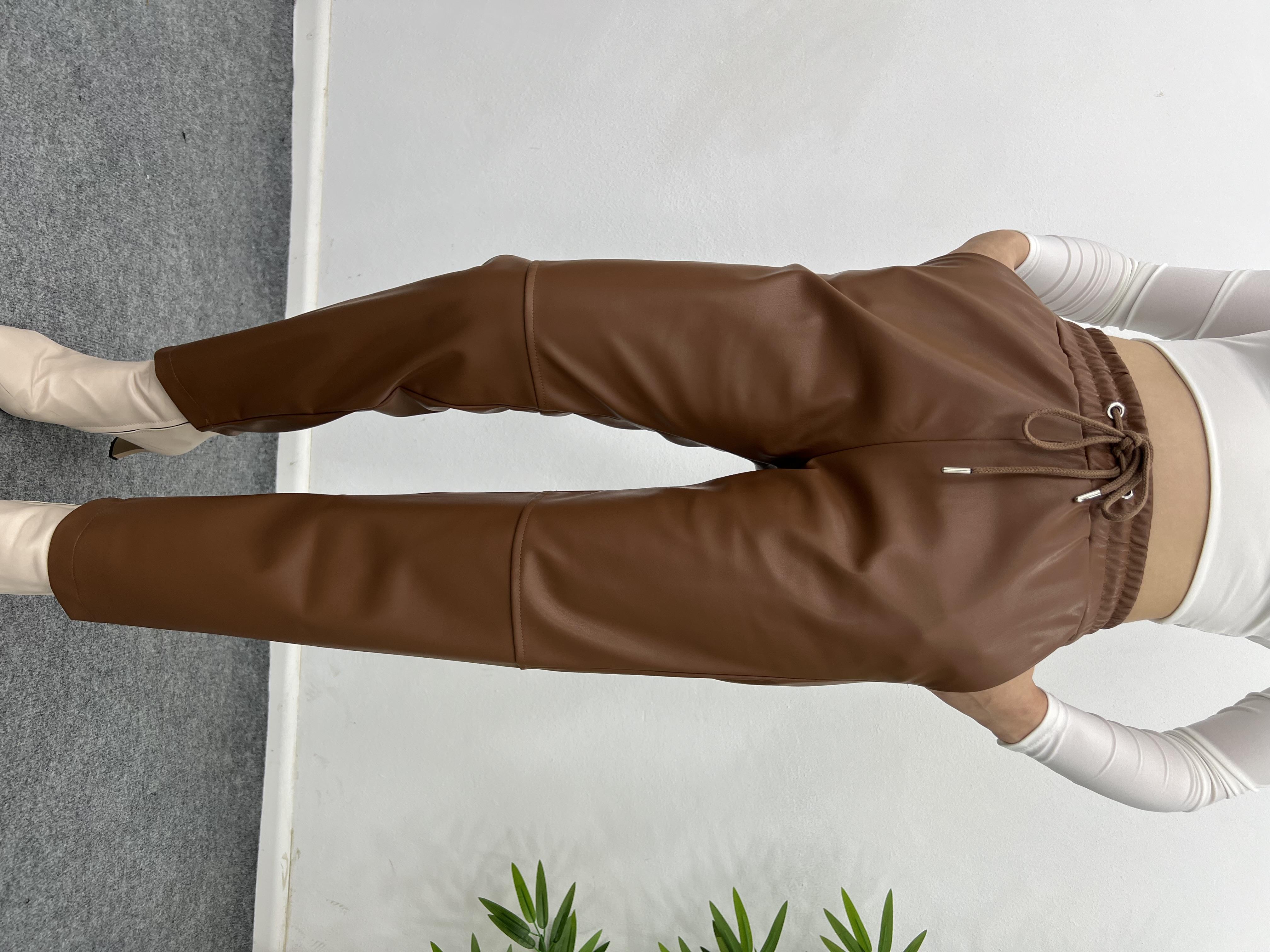 BELİ LASTİKLİ KAHVE DERİ PANTOLON