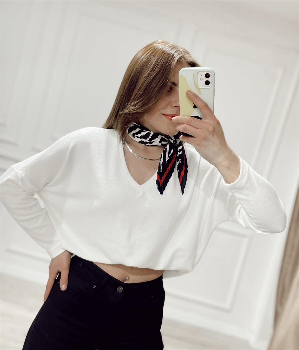 BEYAZ KISIK V YAKA TRİKO