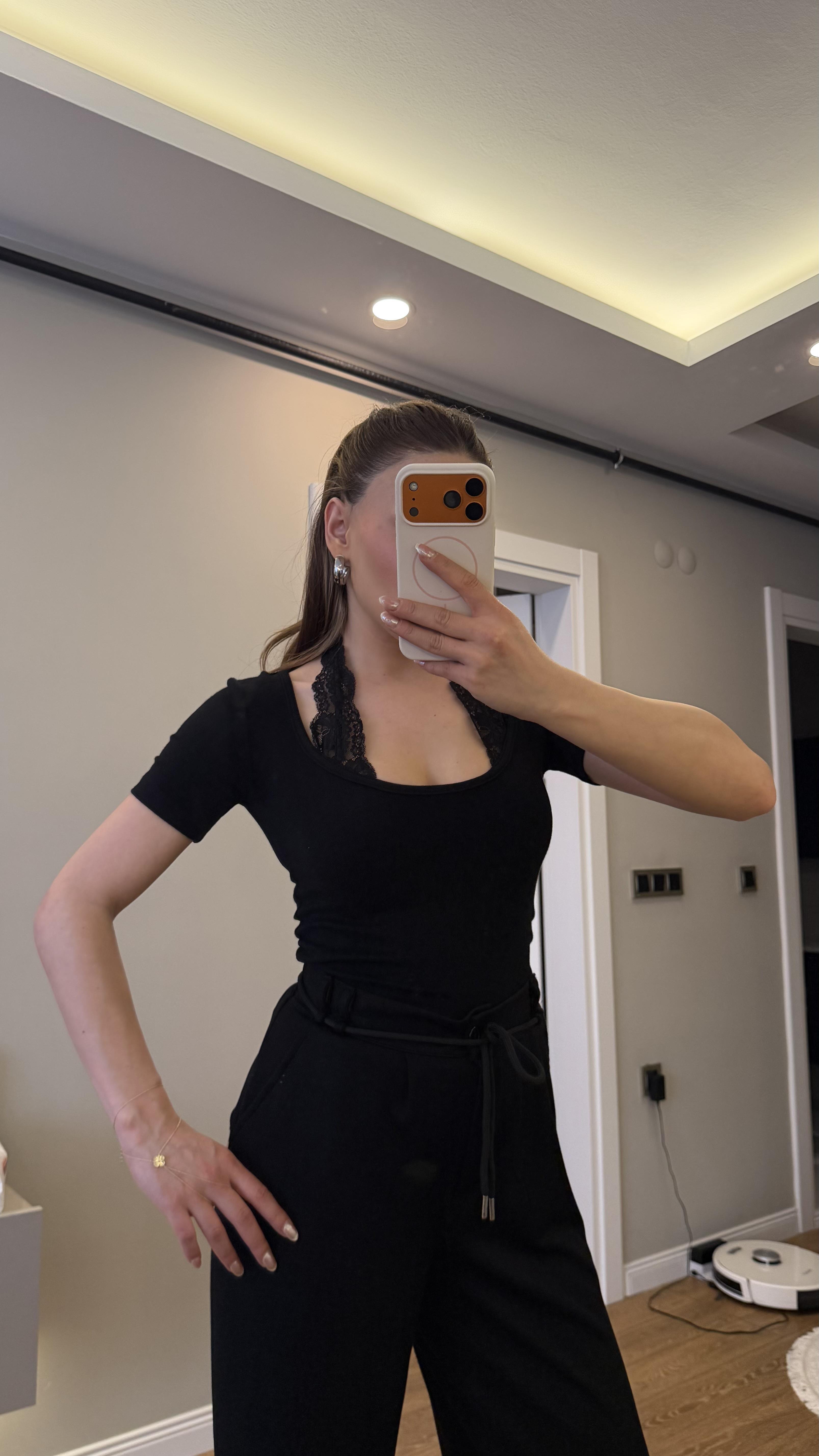 Dantel Detaylı Tshirt Bluz 