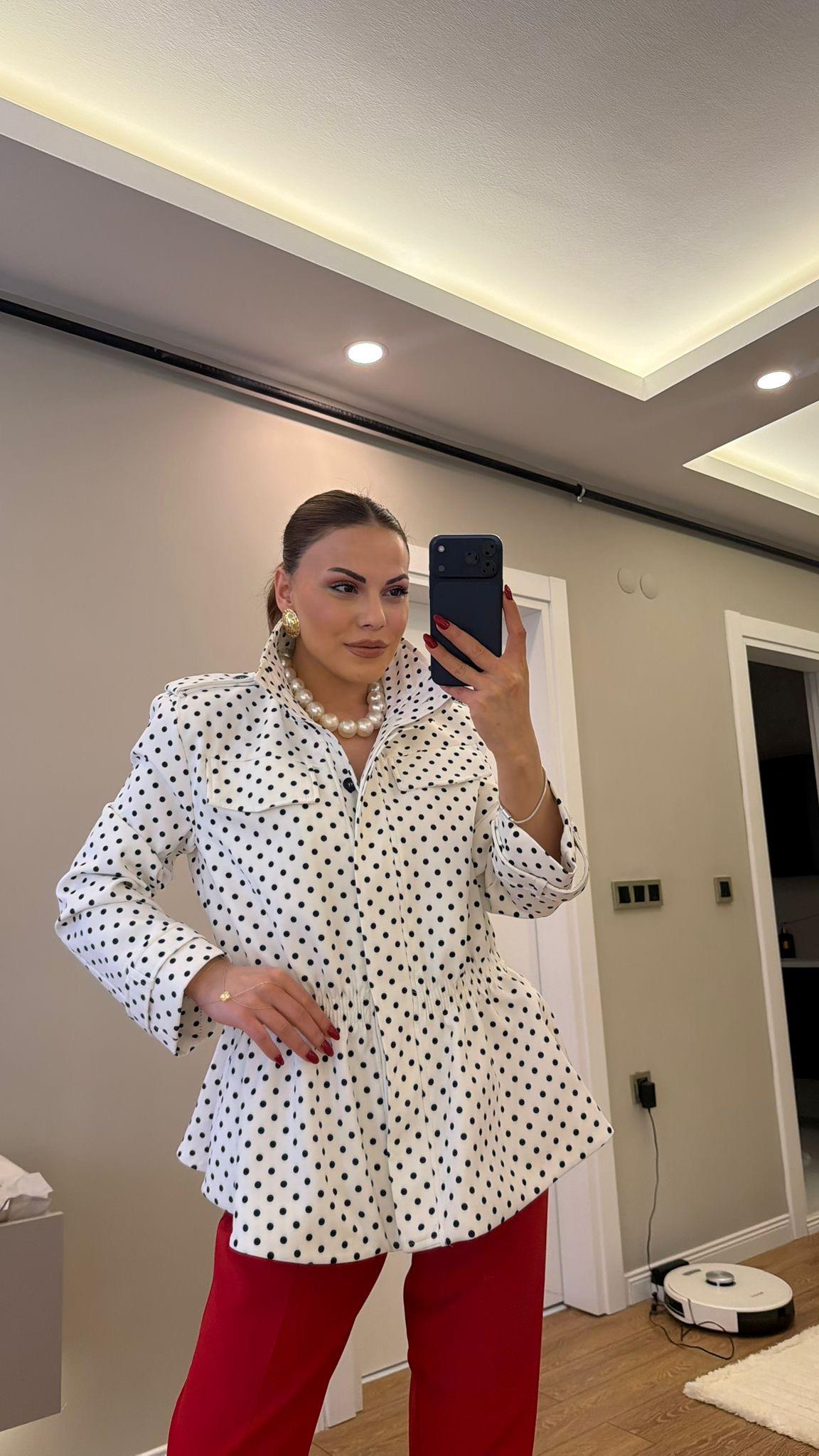 Dik Yaka Omuzları Vatkalı Puanlı Ceket