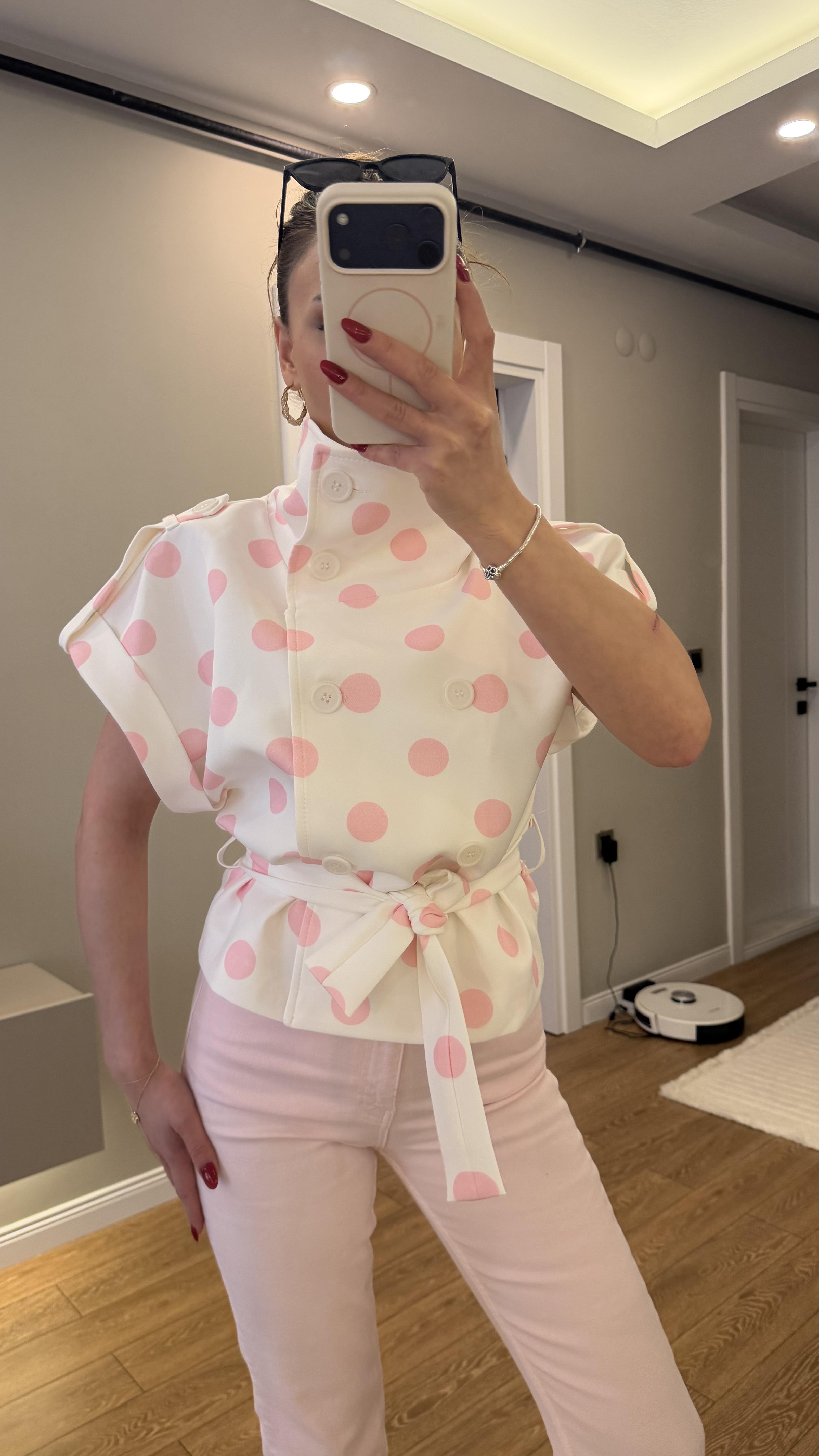 Dik Yaka Puantiyeli Kısa Kol Trençkot Pembe 