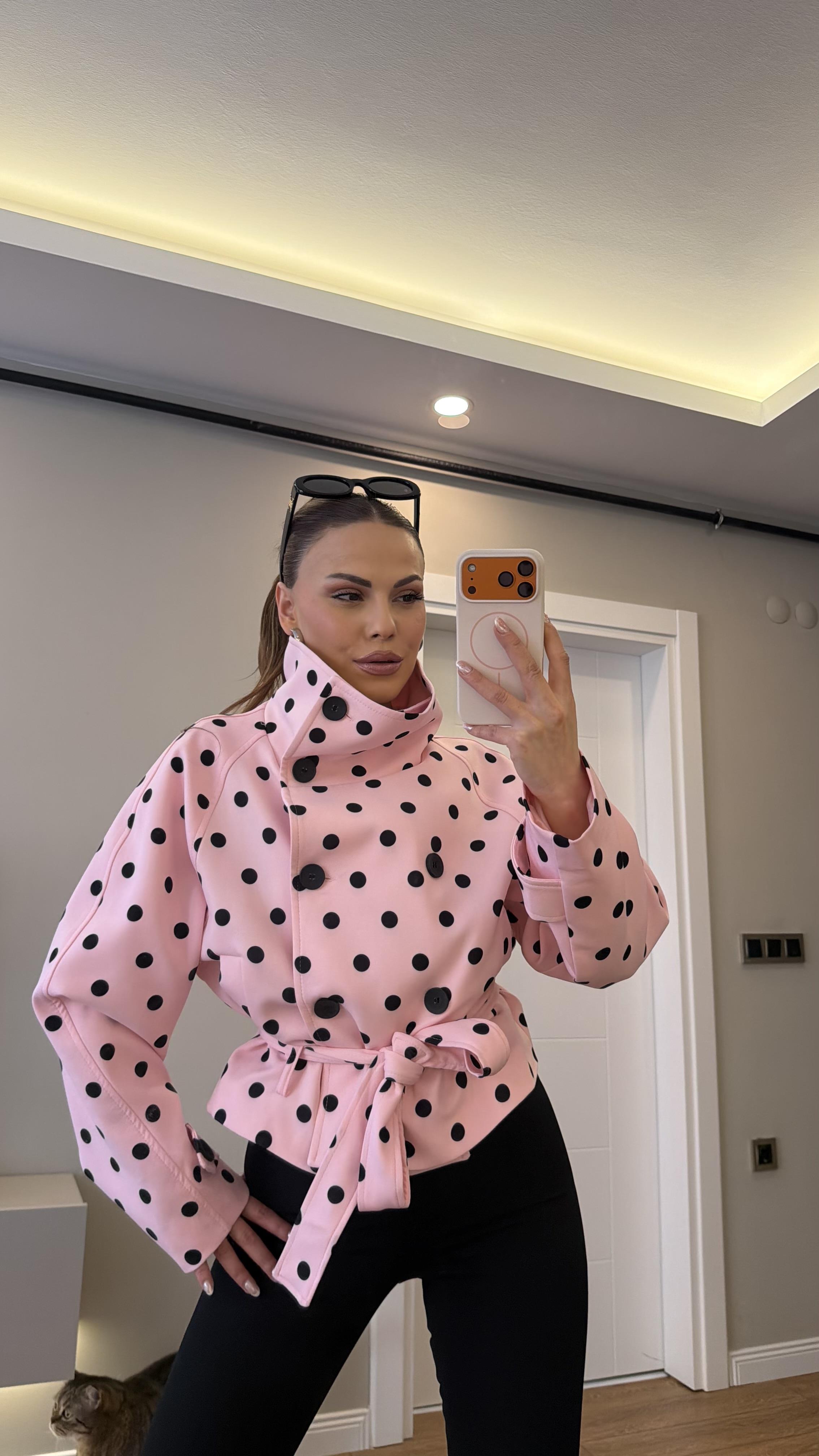 DİK YAKA PUANTİYELİ TRENÇKOT PEMBE 