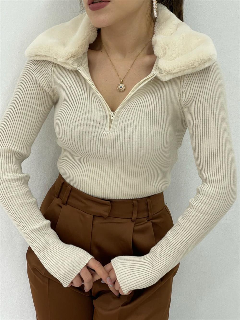 EKRU YUMOŞ YAKA TRİKO