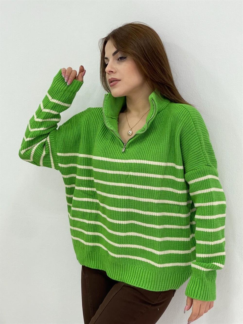FERMUARLI YEŞİL ÇİZGİLİ KAZAK