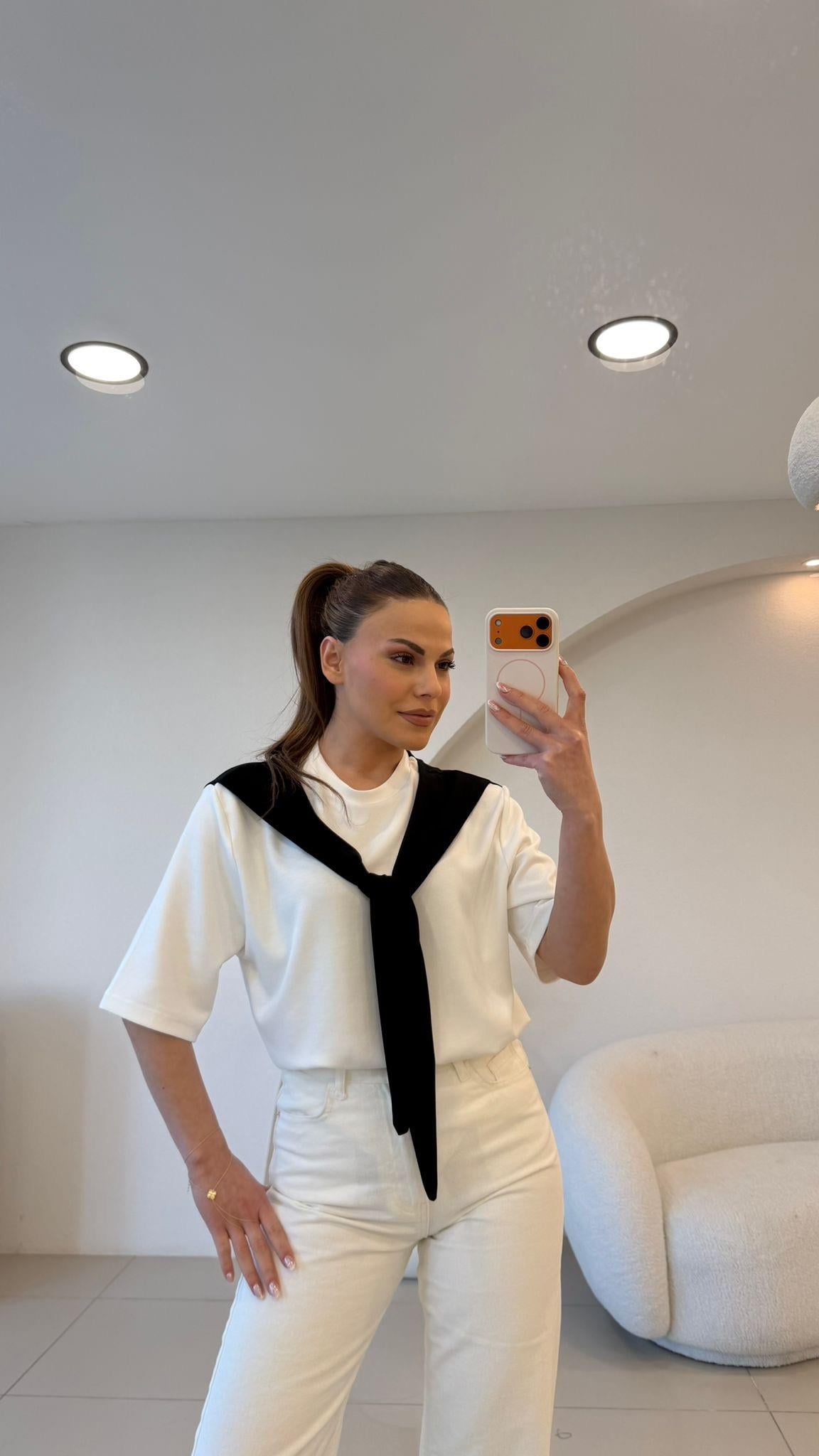 FULAR DETAYLI MODAL TSHİRT SİYAH