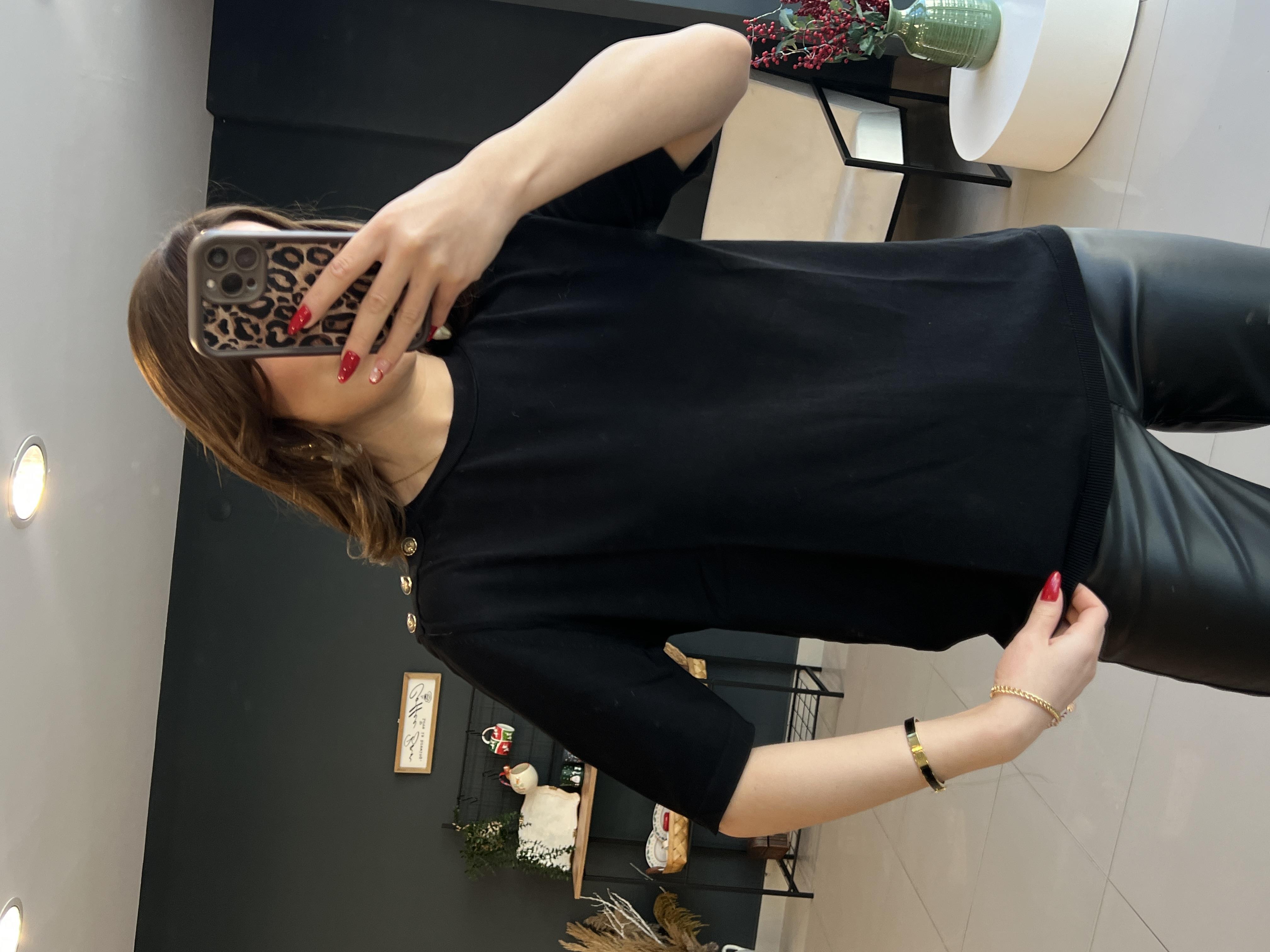 GOLD DÜĞMELİ BASİC BLUZ