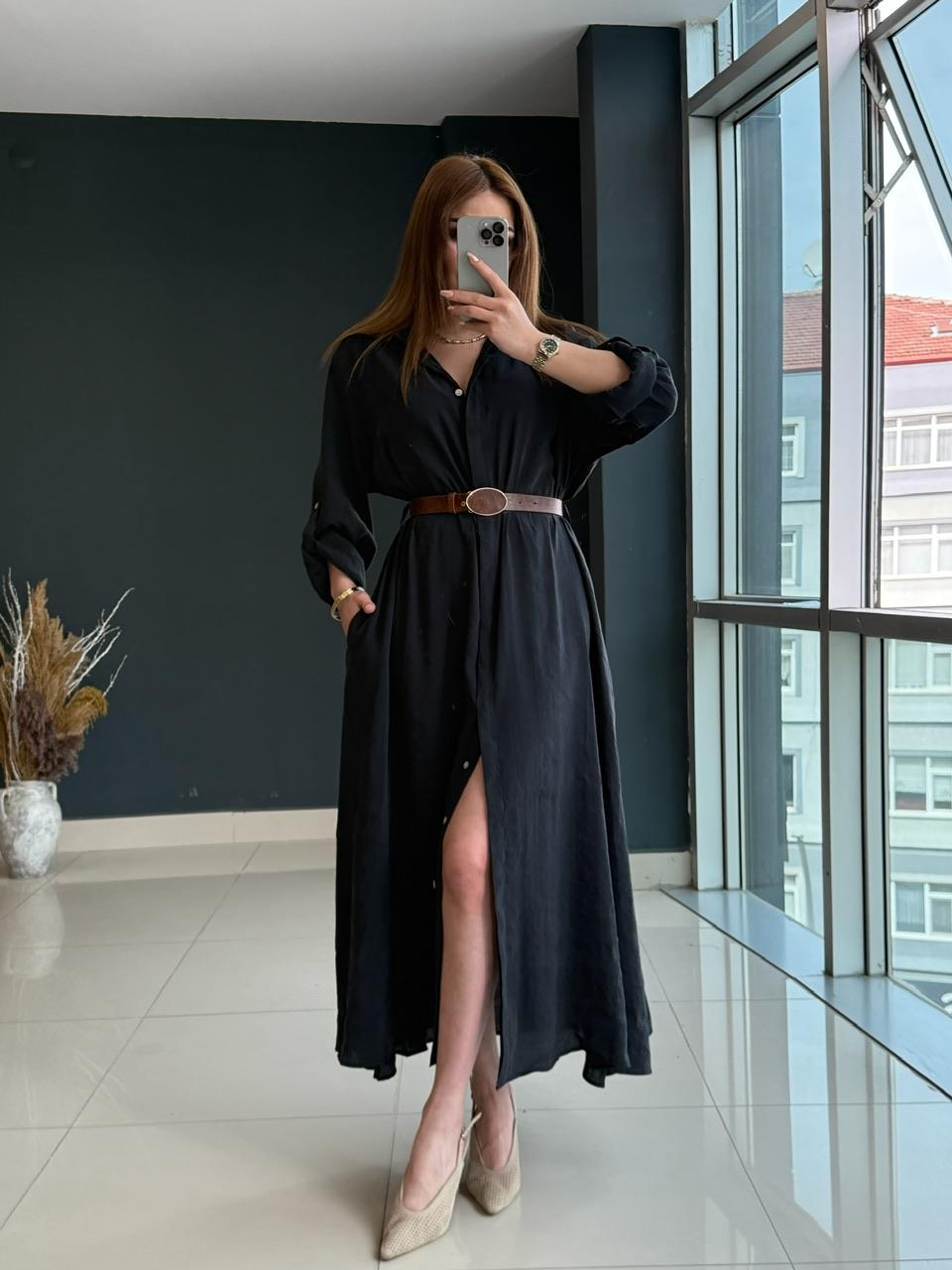 KENDİNDEN KEMERLİ TENSEL ELBİSE SİYAH