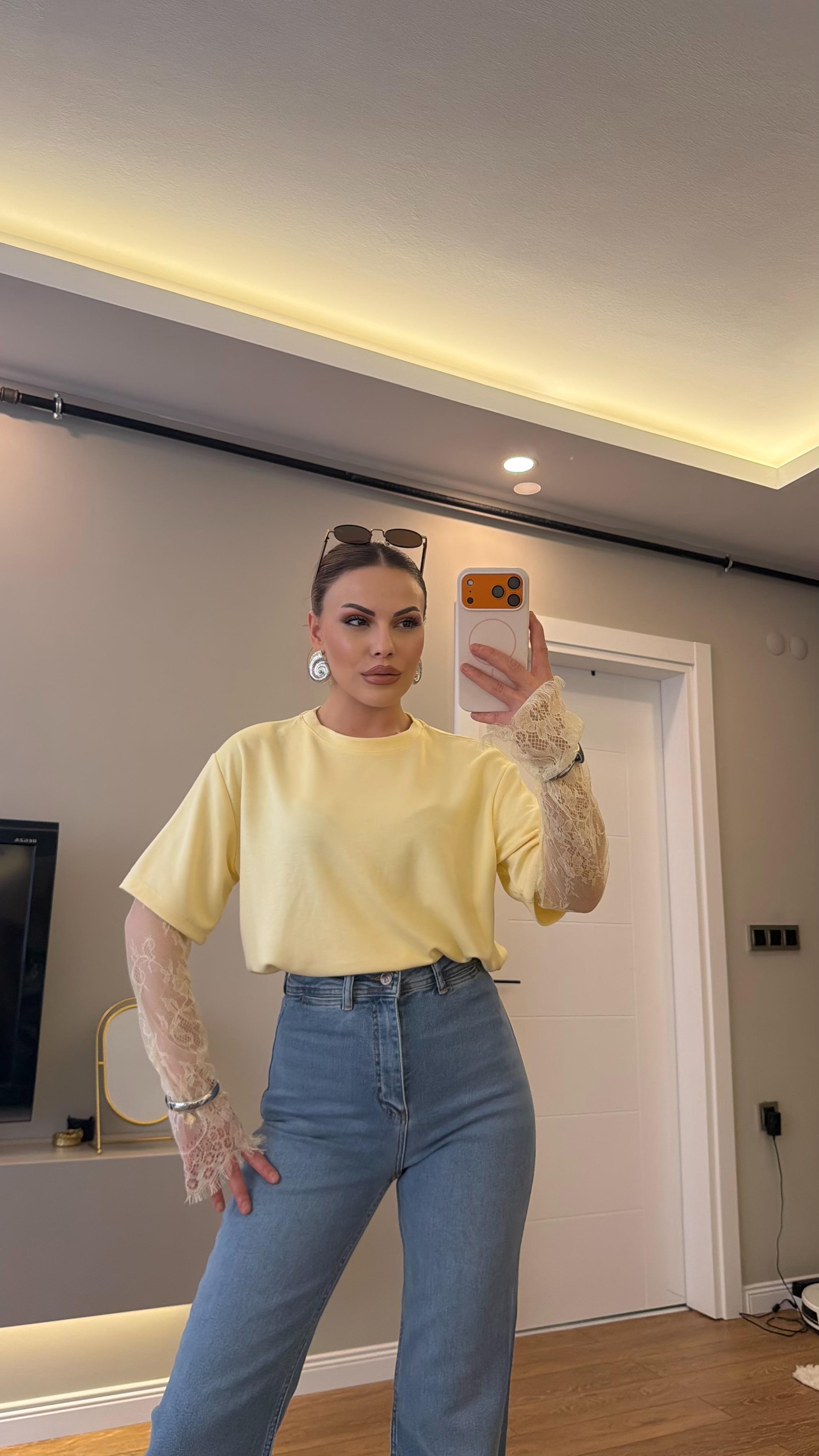 KOLLARI DANTELLİ MODAL BLUZ SARI