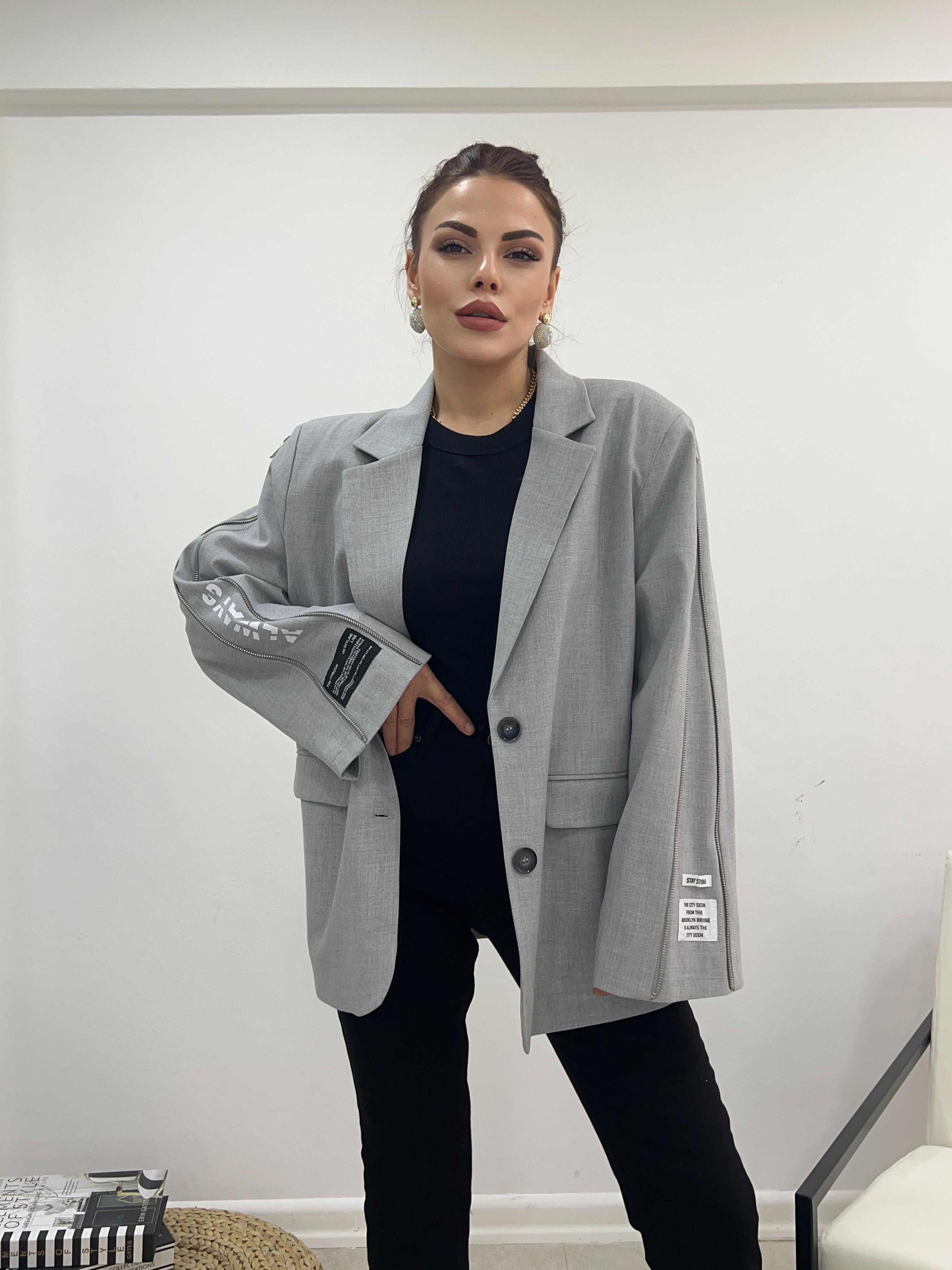 KOLLARI FERMUARLI TASARIM CEKET