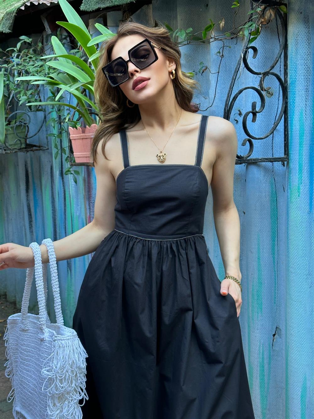 KONTRAST DİKİŞLİ SIRT DEKOLTELİ ELBİSE 