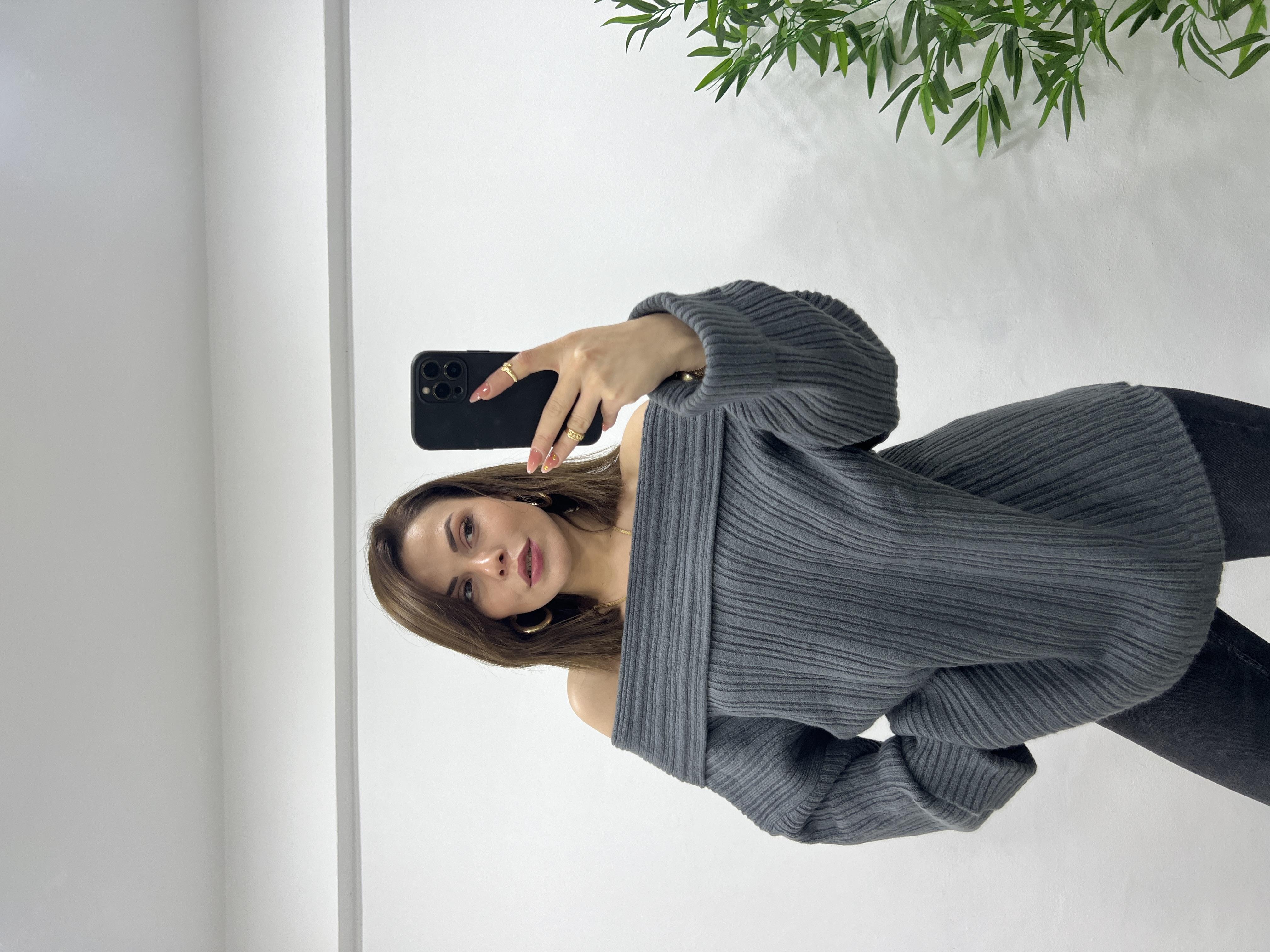 MADONNA YAKA FÜME TRİKO