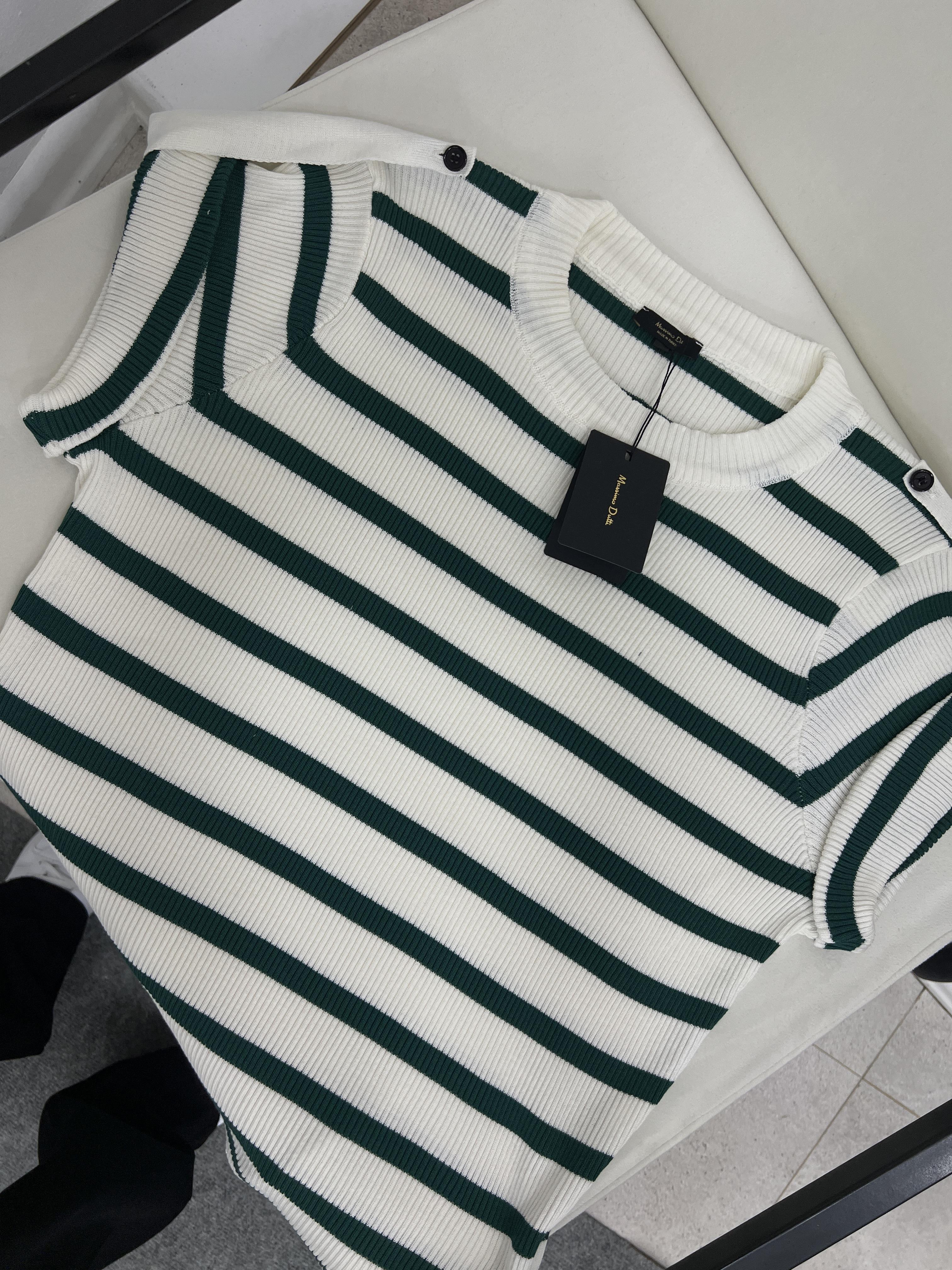 MARKA ETİKETLİ ÖZEL DOKU ÇİZGİLİ BLUZ YEŞİL