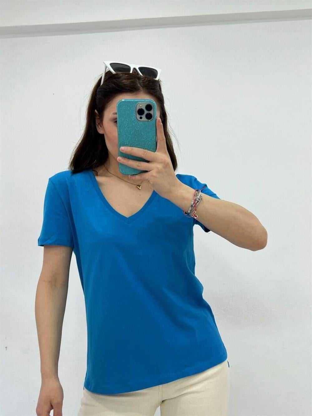 MAVİ DİLVİN V YAKA BASİC TSHİRT