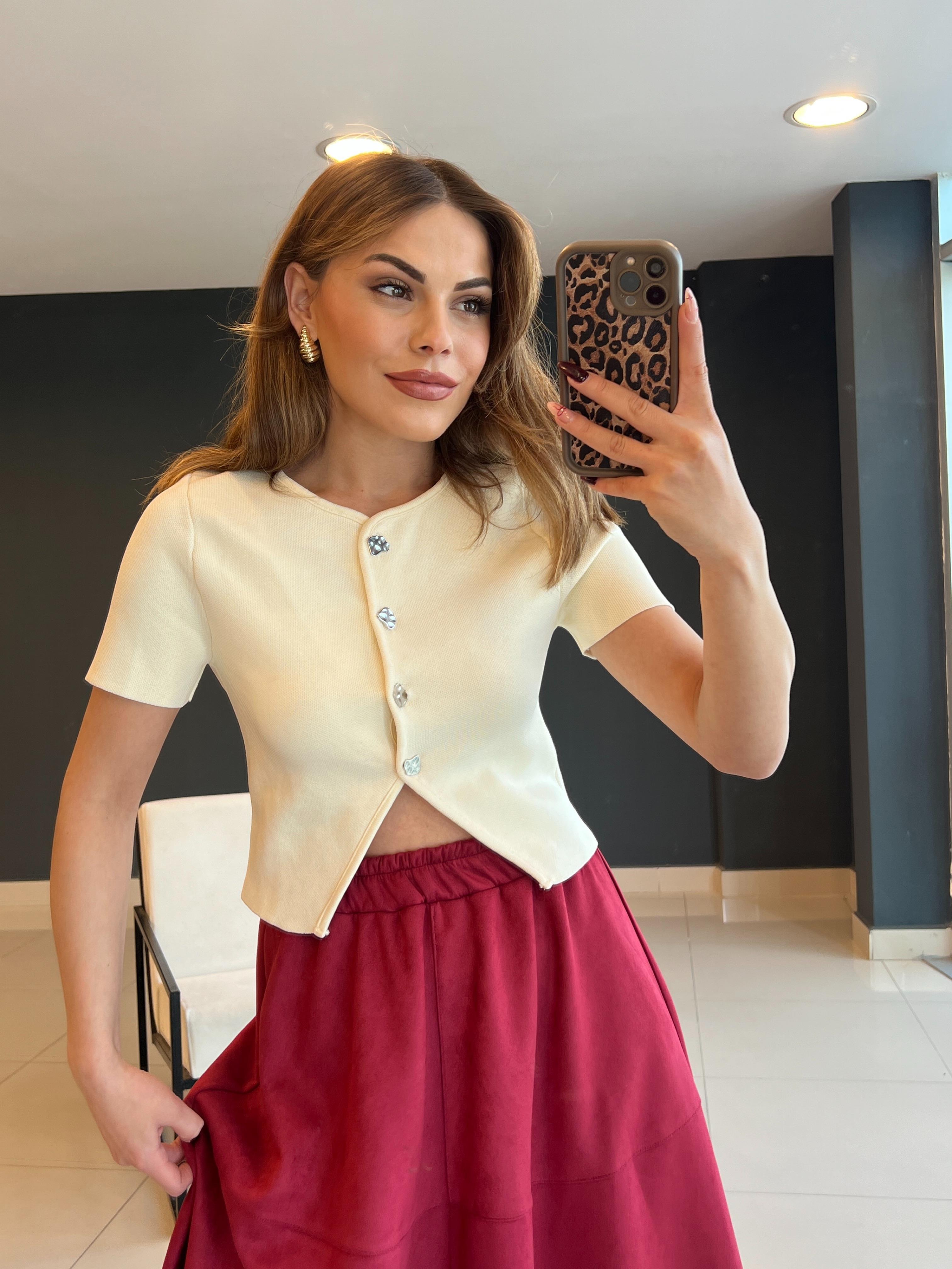 ÖNDEN DÜĞMELİ TRİKO CROP YELEK EKRU