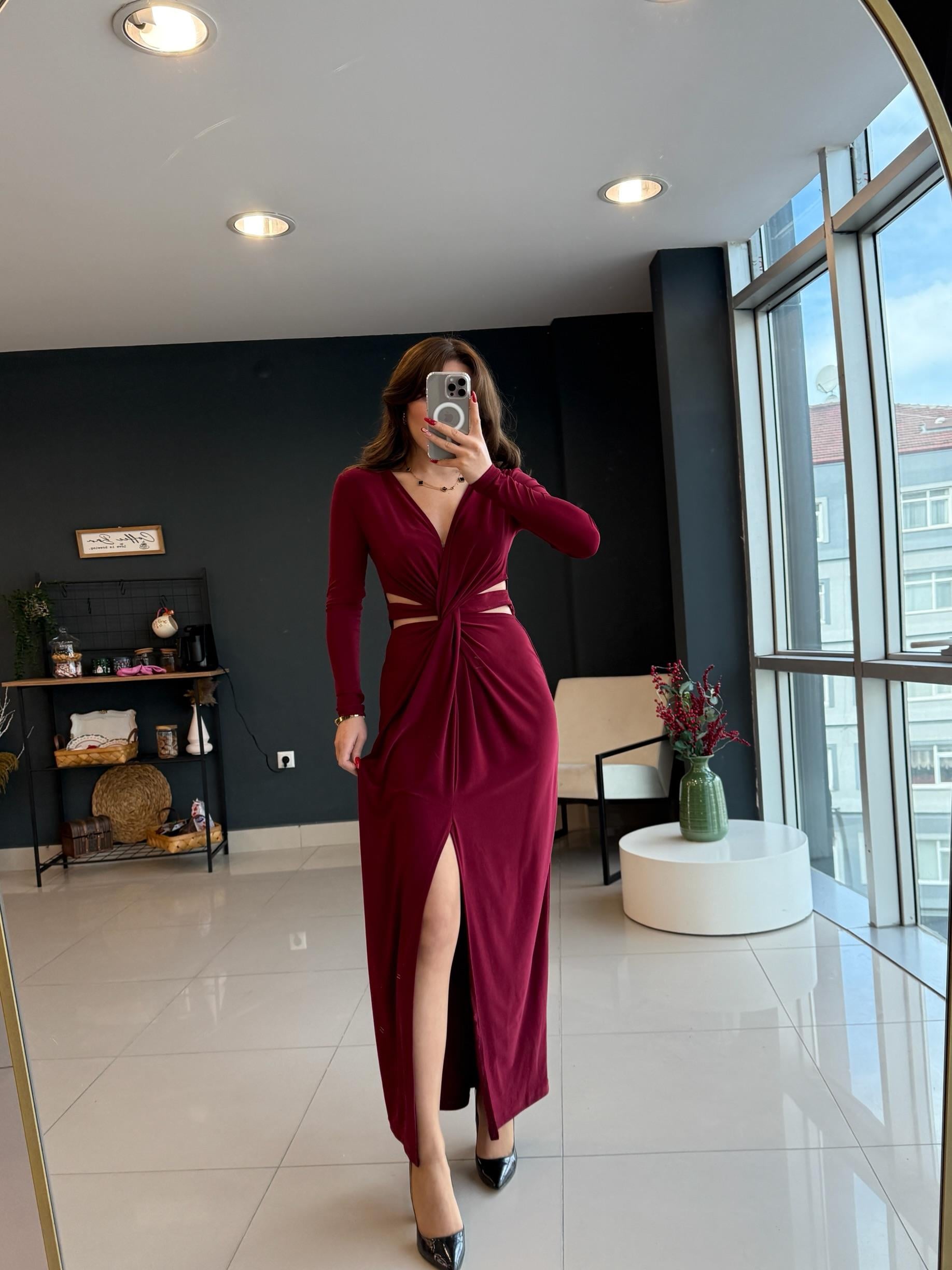 ÖNÜ BÜZGÜLÜ JARSE ELBİSE BORDO