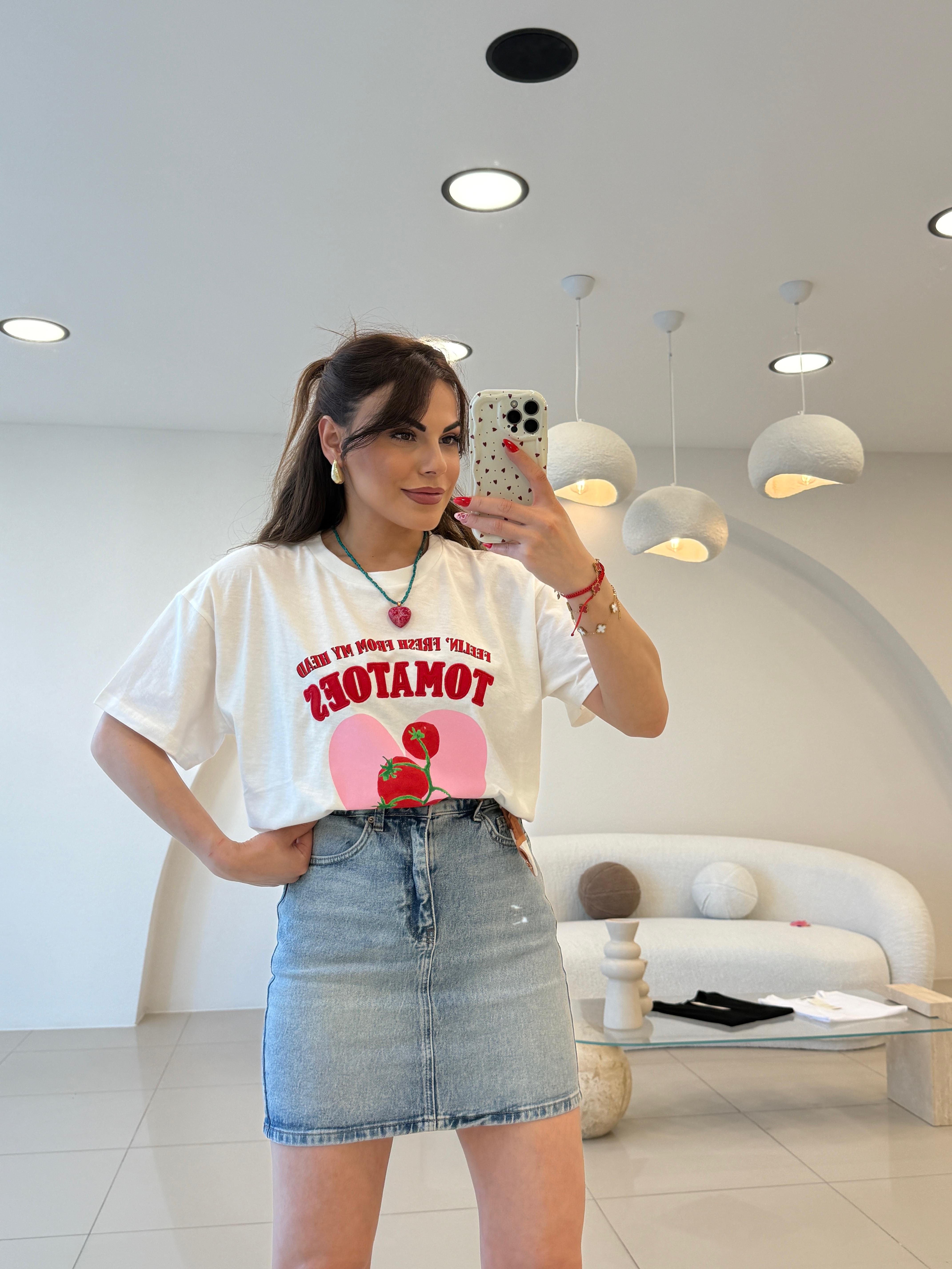 ÖNÜ TOMATOES YAZILI TSHIRT