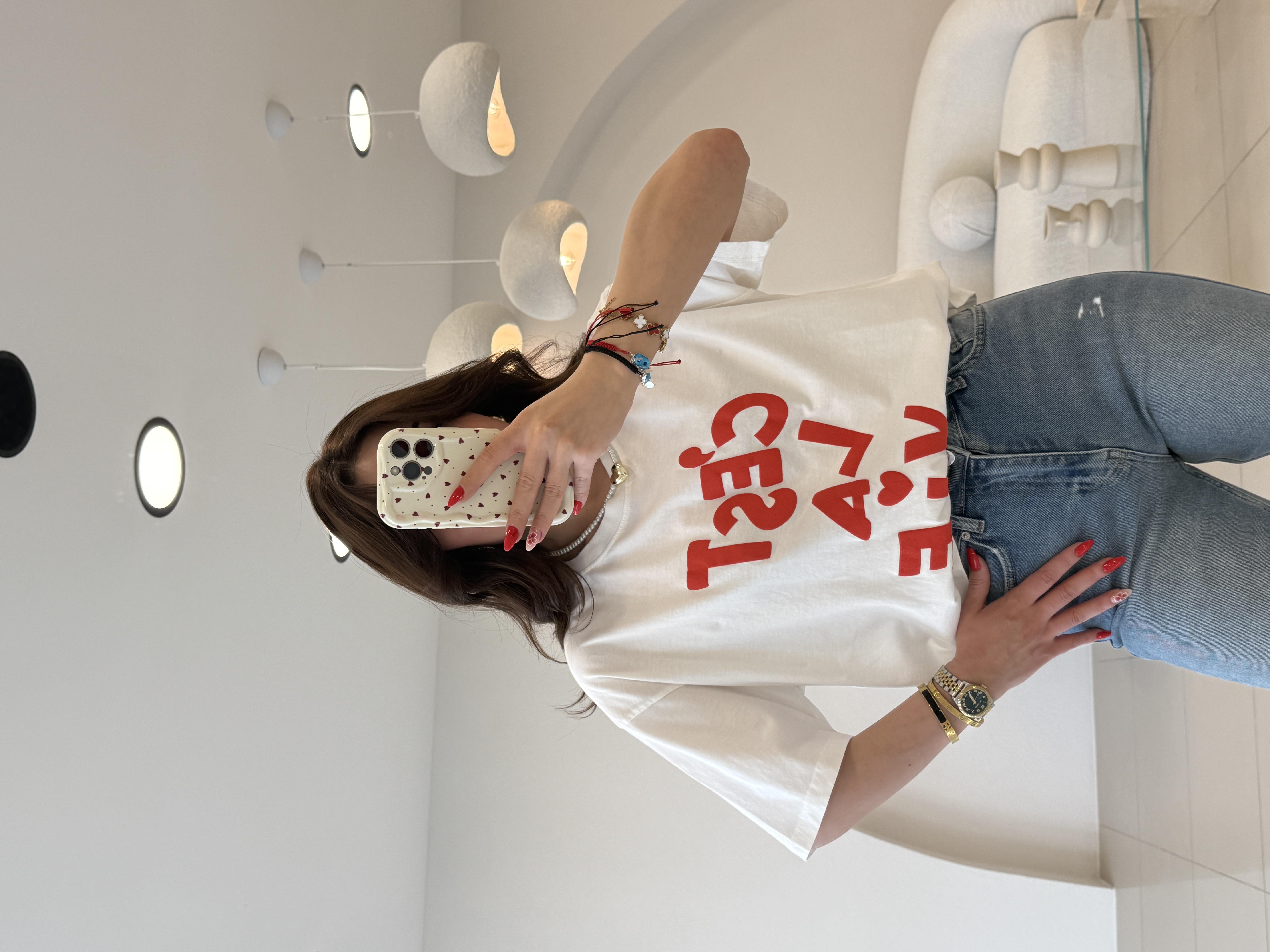 ÖNÜ YAZILI TSHIRT
