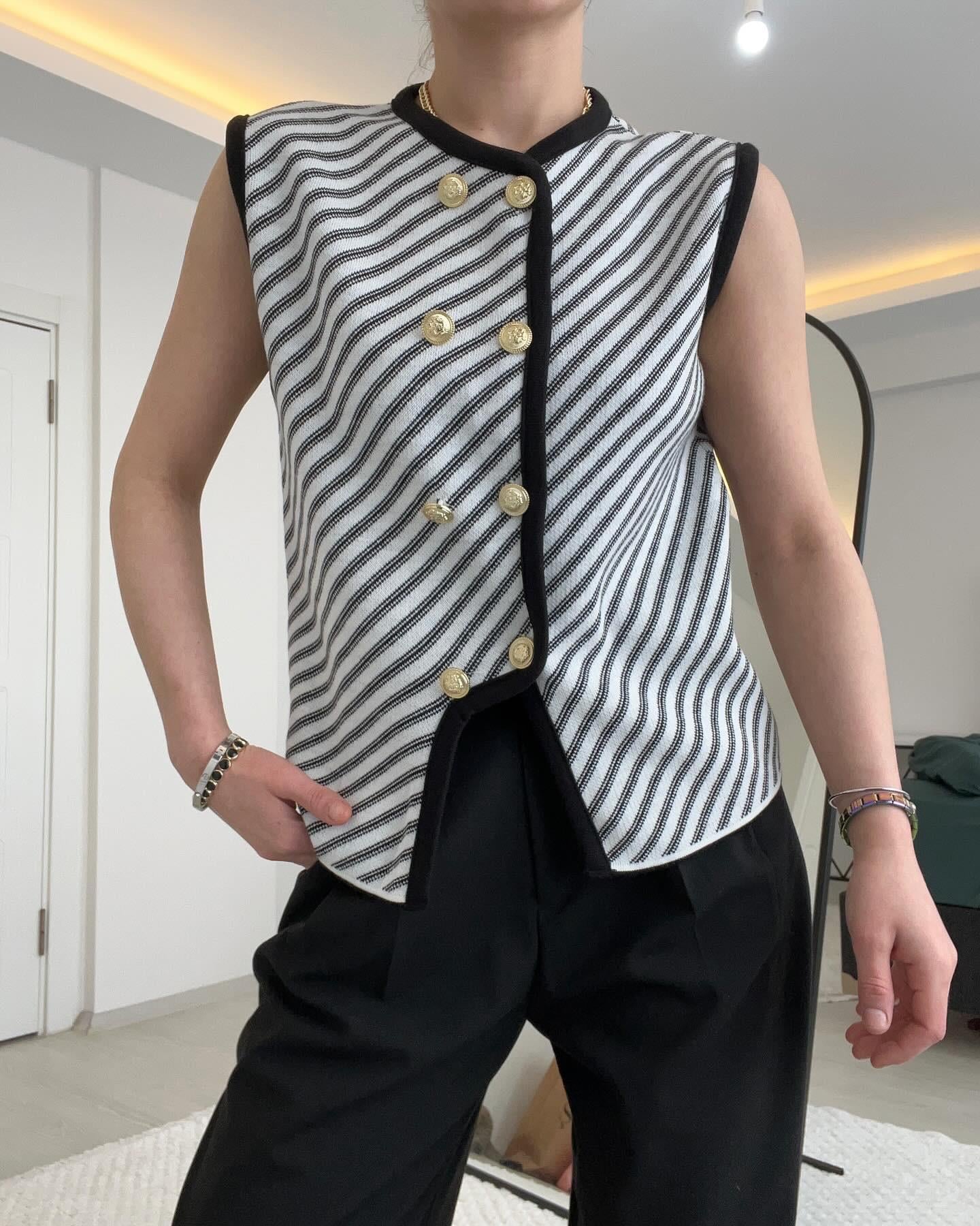 ORJİNAL MARKA TASARIM GOLD DÜĞMELİ YELEK SİYAH-BEYAZ