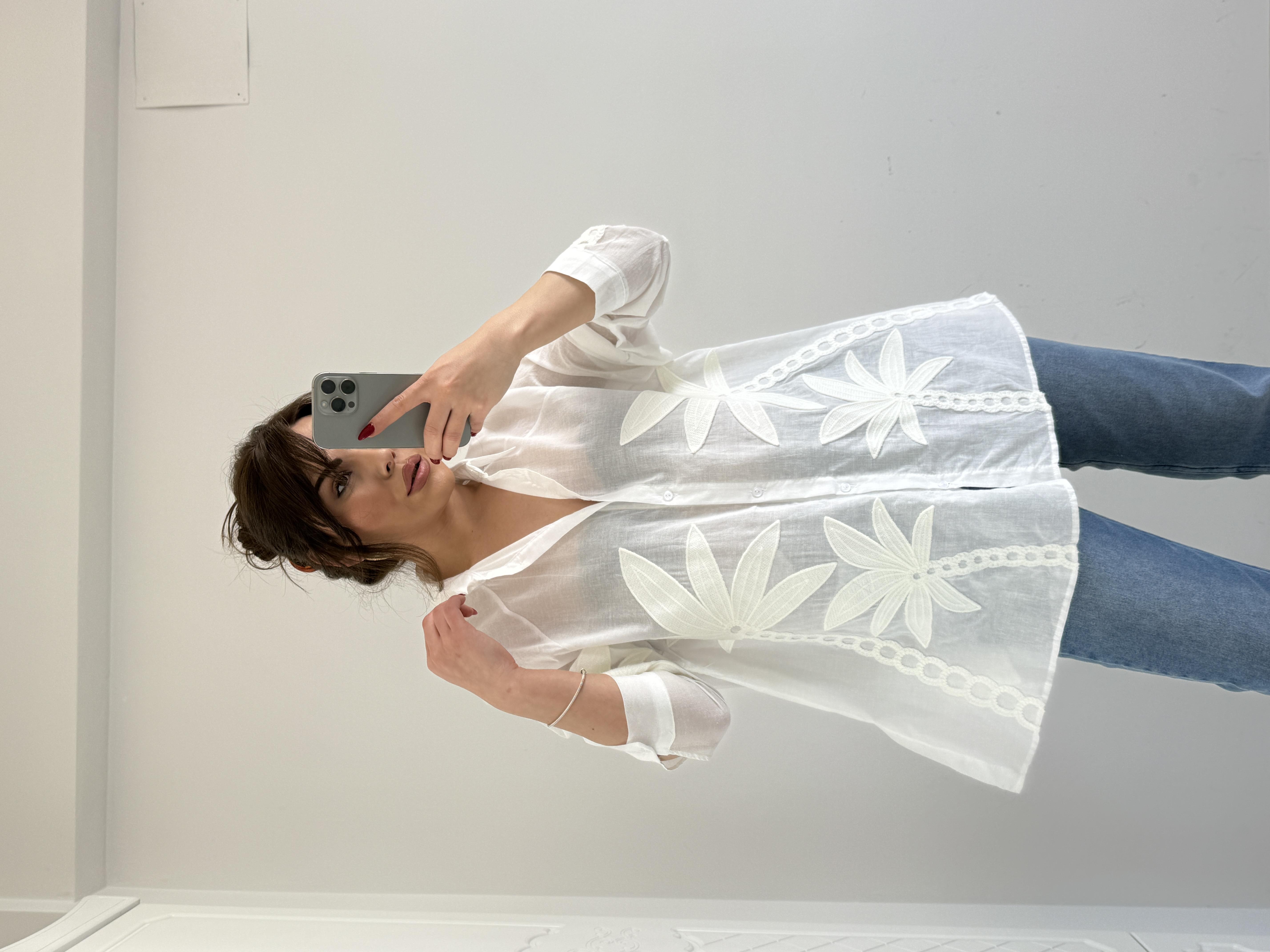 PALMİYE İŞLEMELİ ÖZEL TASARIM GÖMLEK BEYAZ