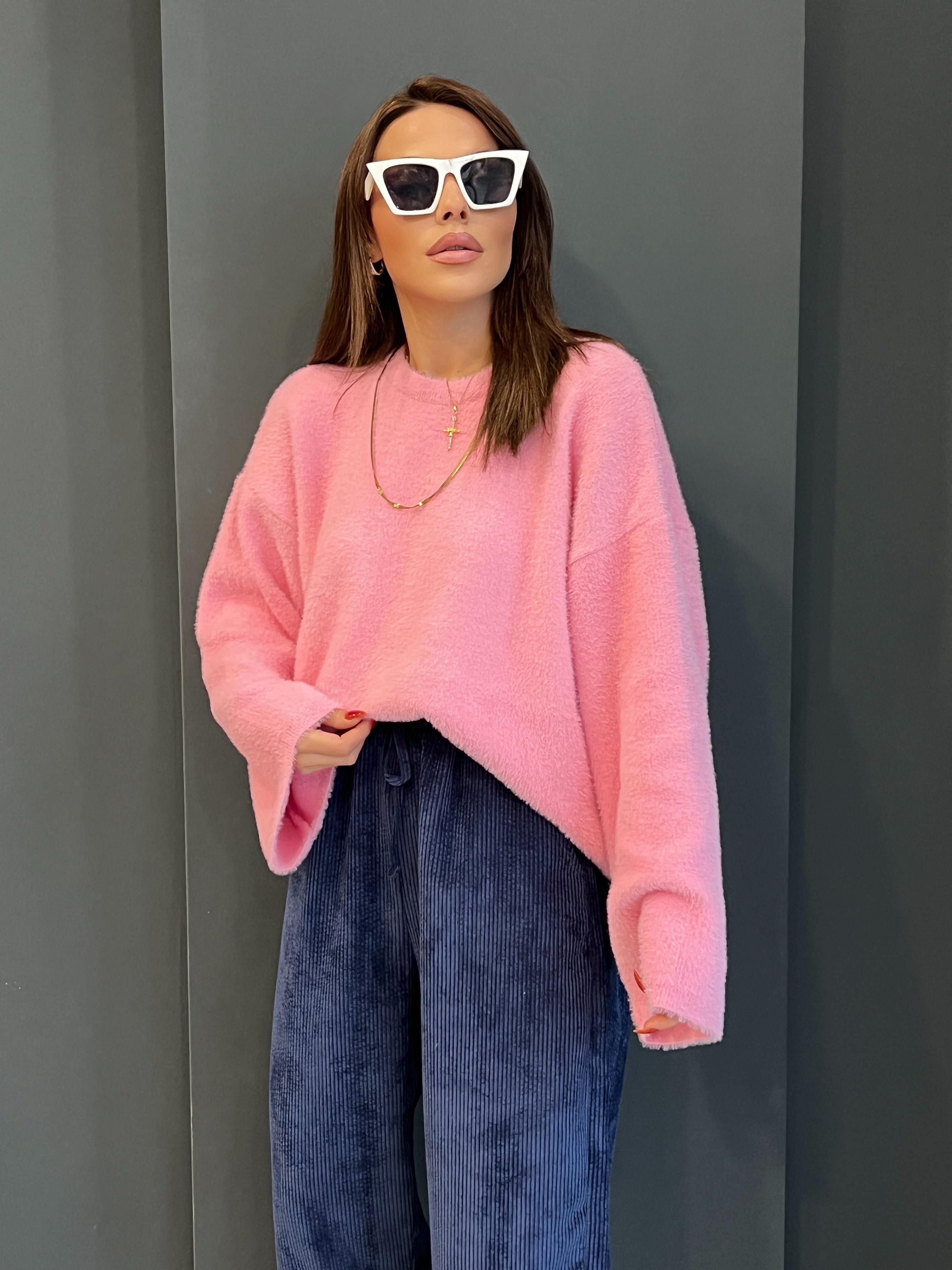 PEMBE GENİŞ KOL DETAYLI MARKA MODEL YUMOŞ KAZAK 