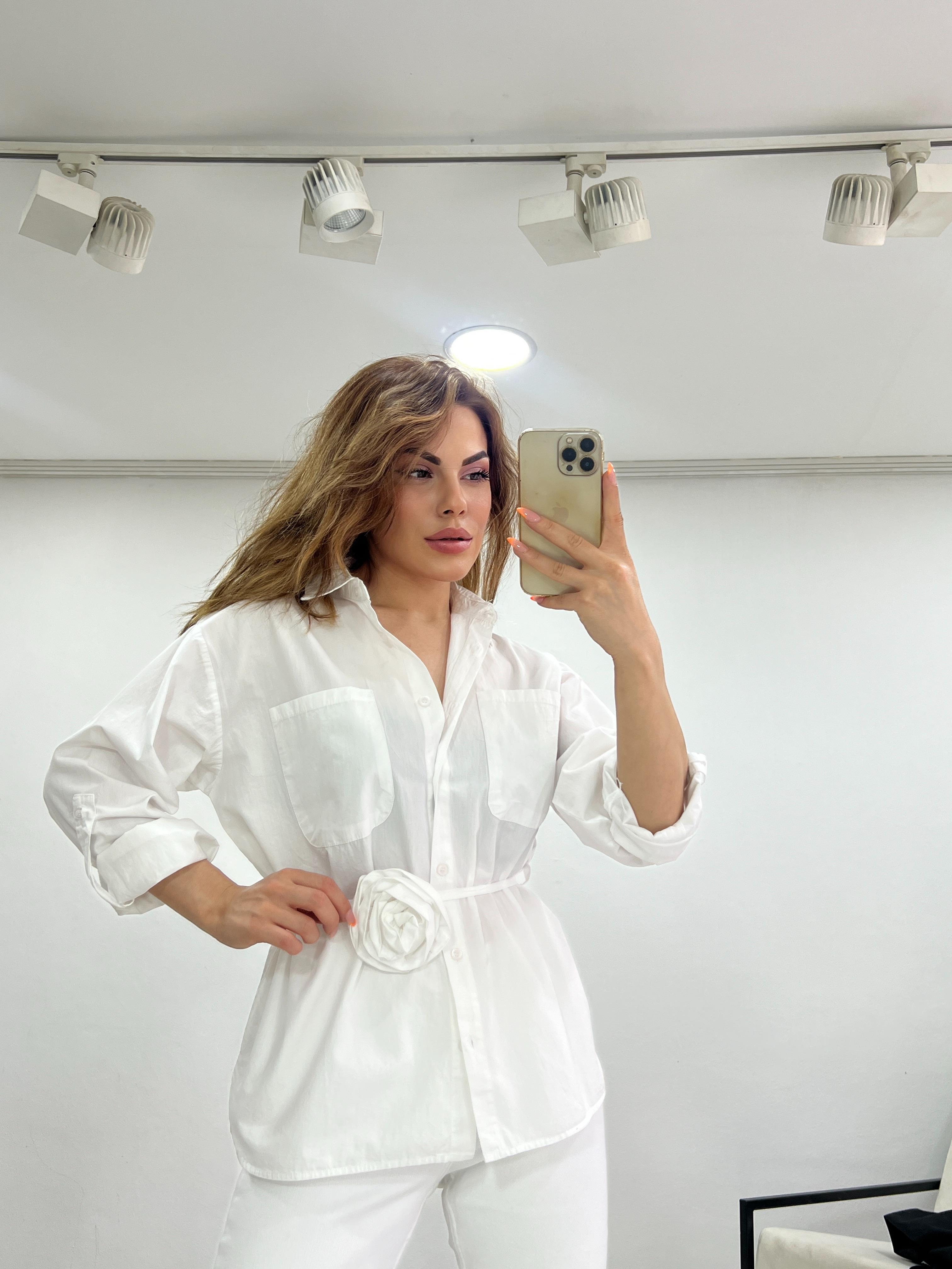 POPLİN GÜL DETAYLI BEYAZ GÖMLEK