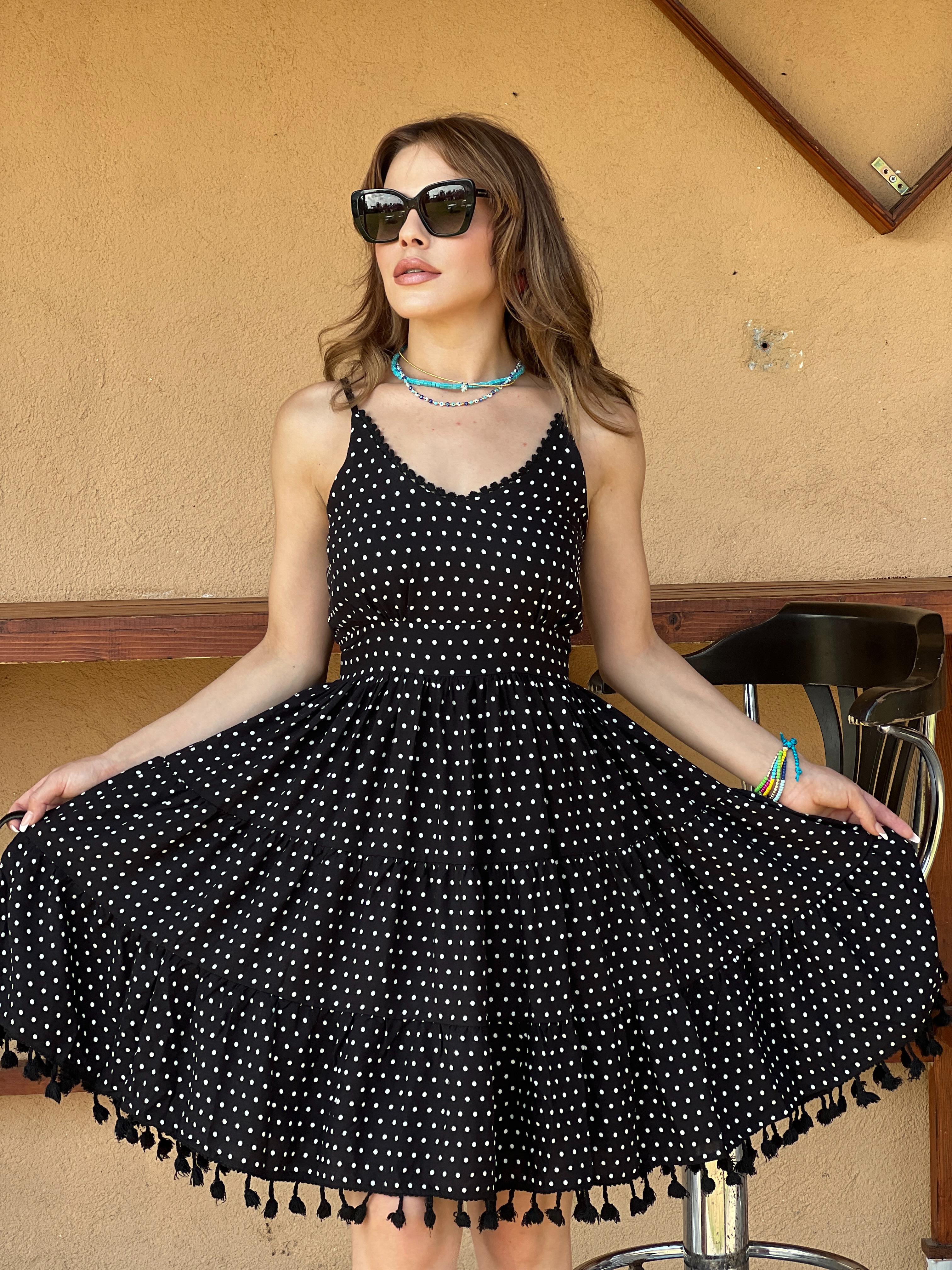 PUANTİYE KEMERLİ ELBİSE SİYAH