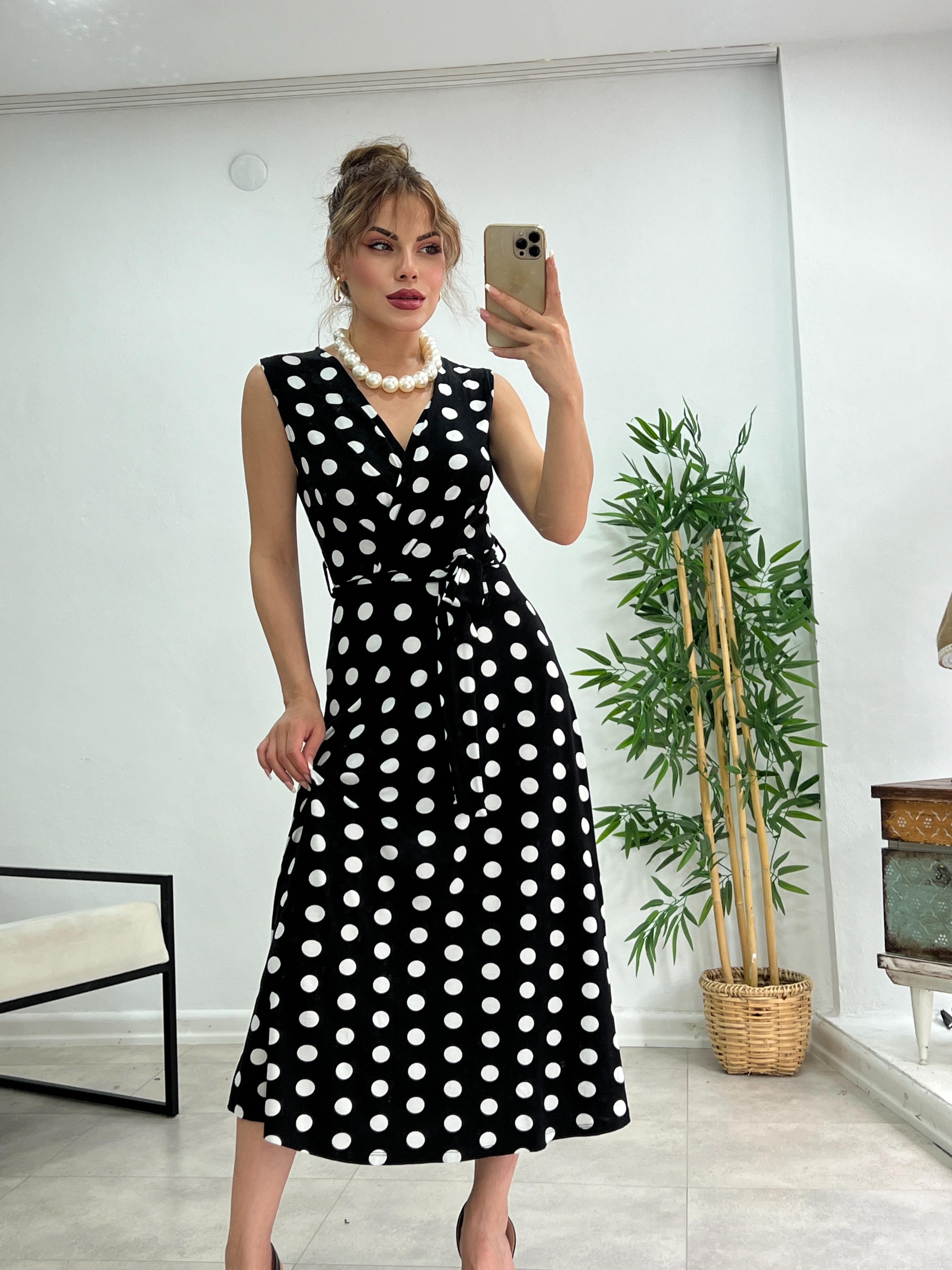 PUANTİYELİ KRUVAZE YAKA ELBİSE