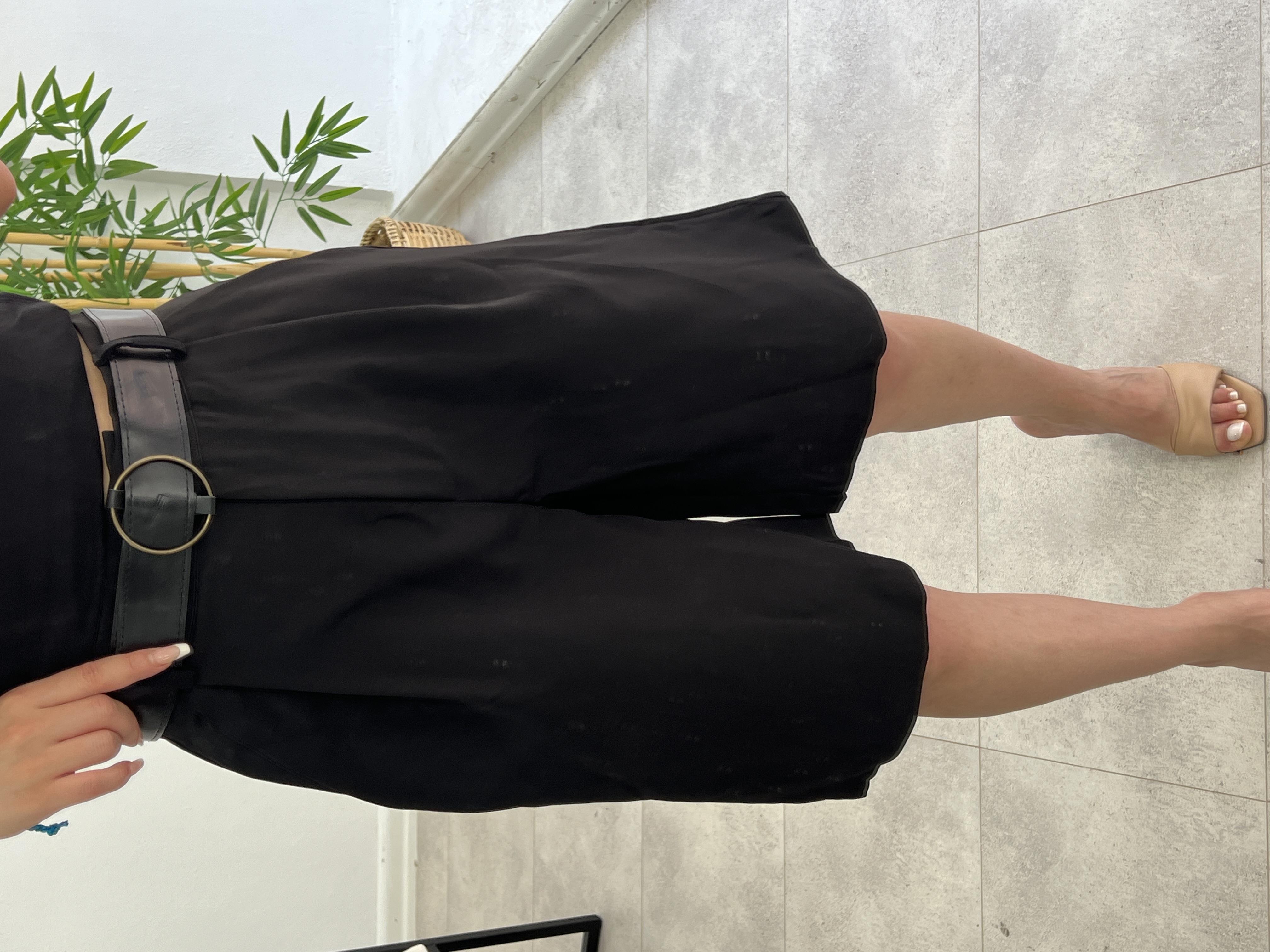 ŞEHİR BOY KEMERLİ KUMAŞ ŞORT SİYAH