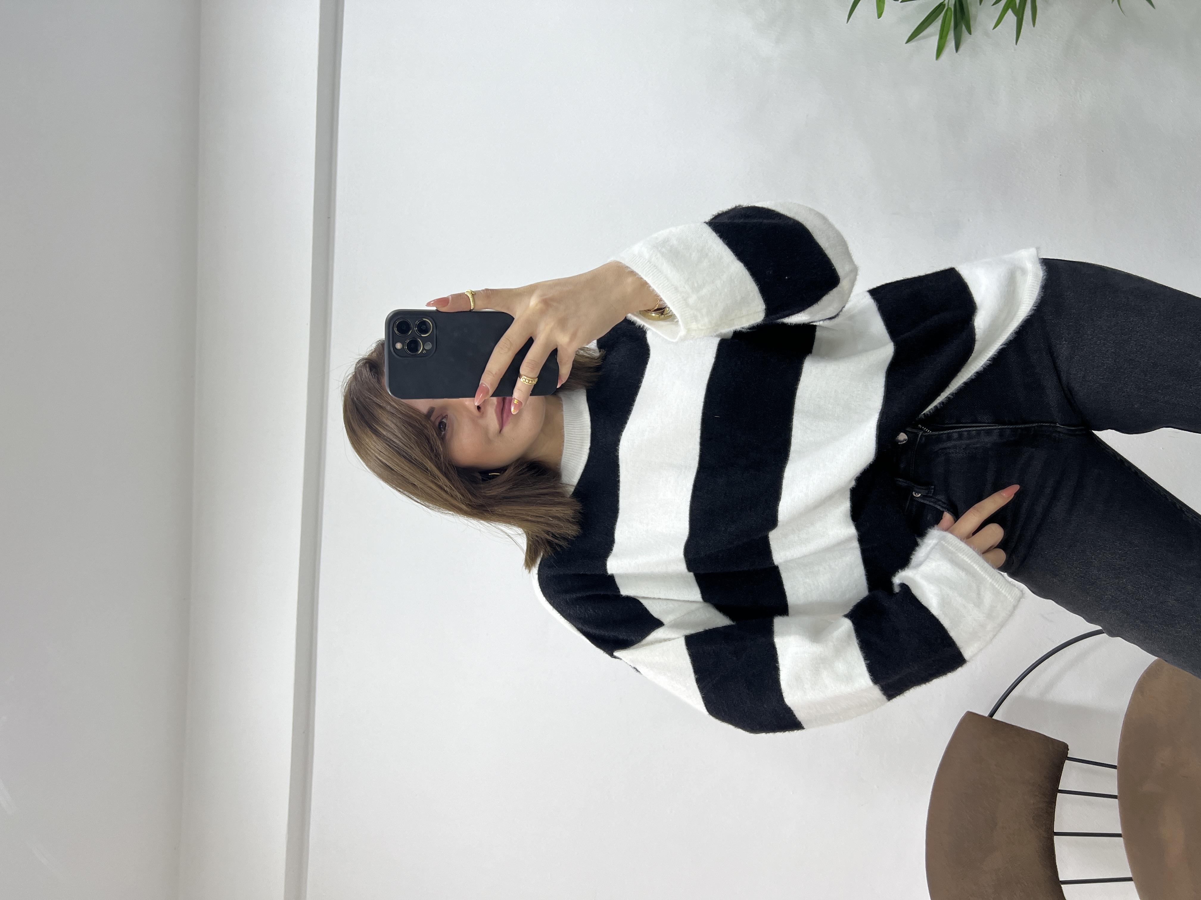 SİYAH BEYAZ ÇİZGİLİ YUMOŞ TRİKO