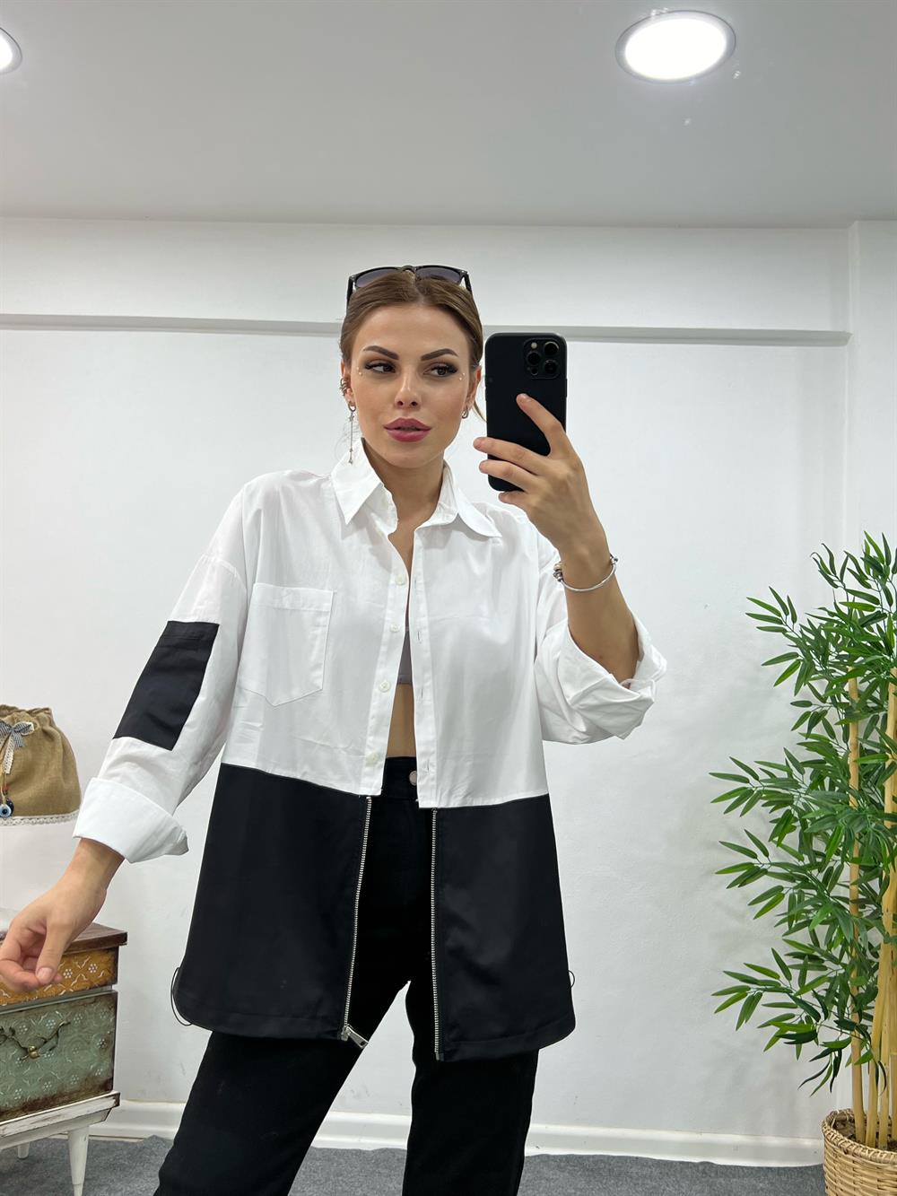 SİYAH BEYAZ TASARIM GÖMLEK