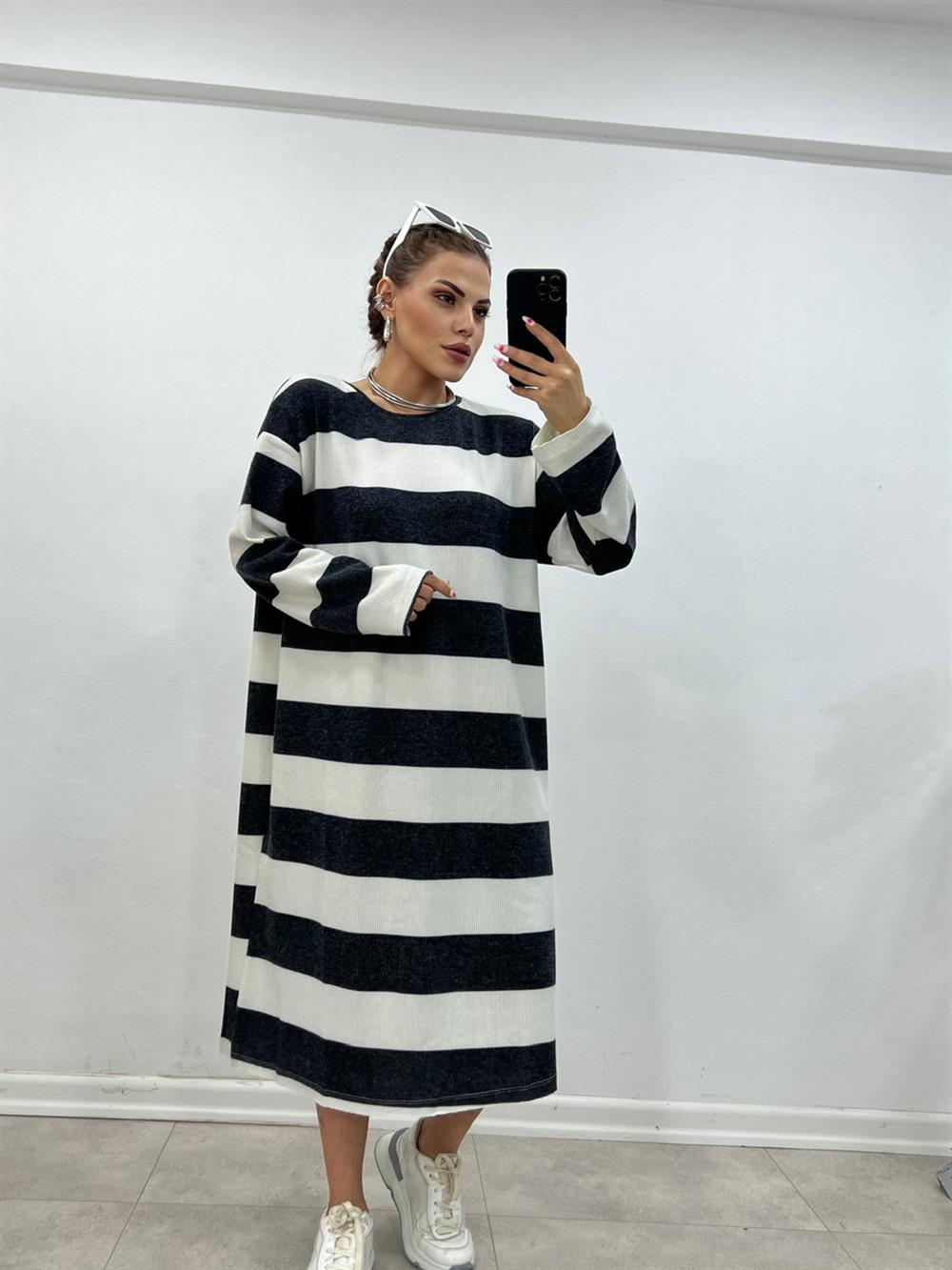 SİYAH ÇİZGİLİ TRİKO ELBİSE