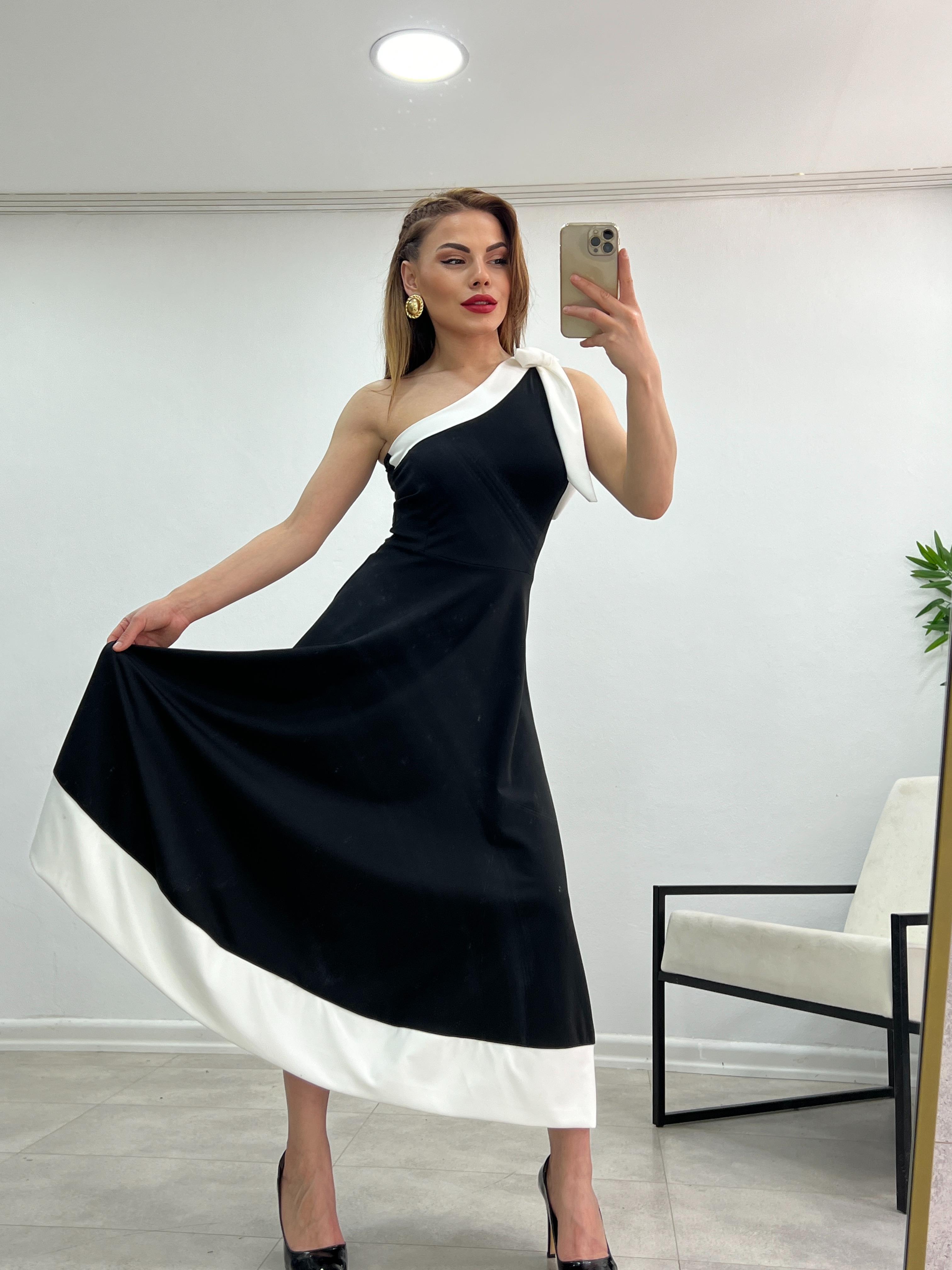 SİYAH FİYONK DETAYLI TEK OMUZ ELBİSE 