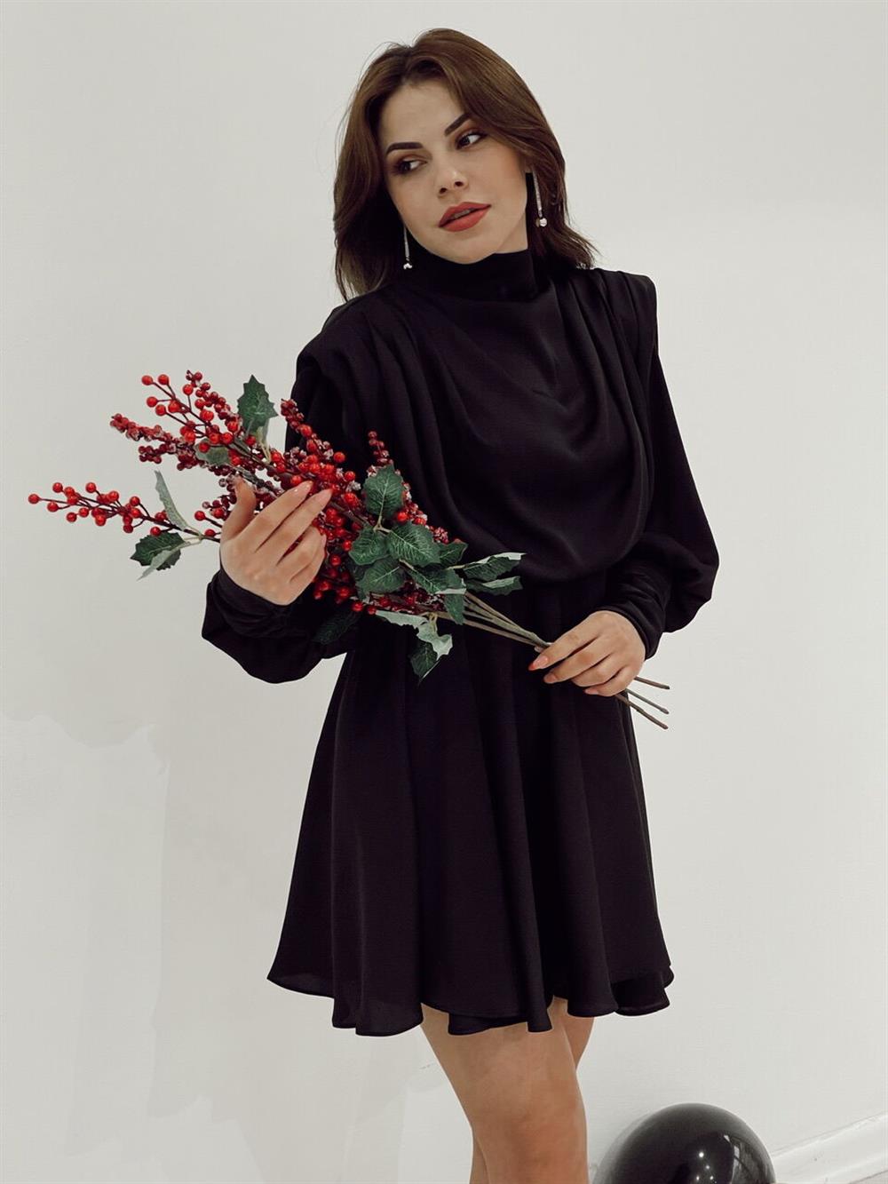 SİYAH SATEN ELBİSE