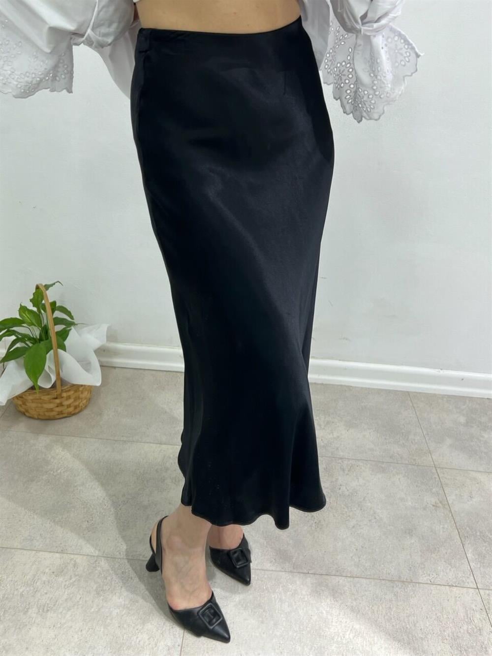 SİYAH SATEN ETEK