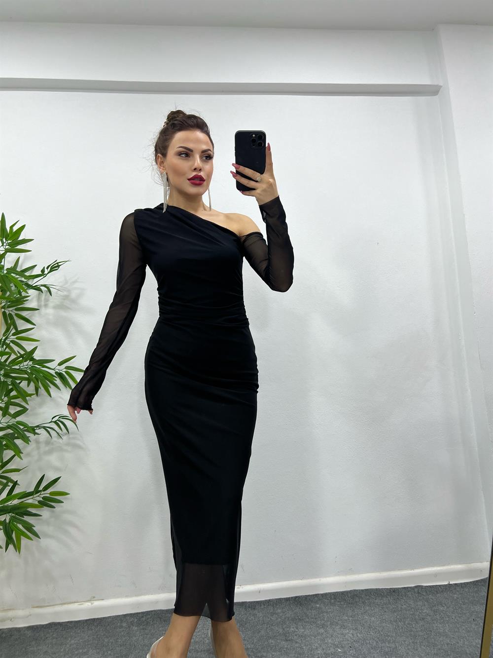 SİYAH TEK OMUZ DRAPELİ ELBİSE