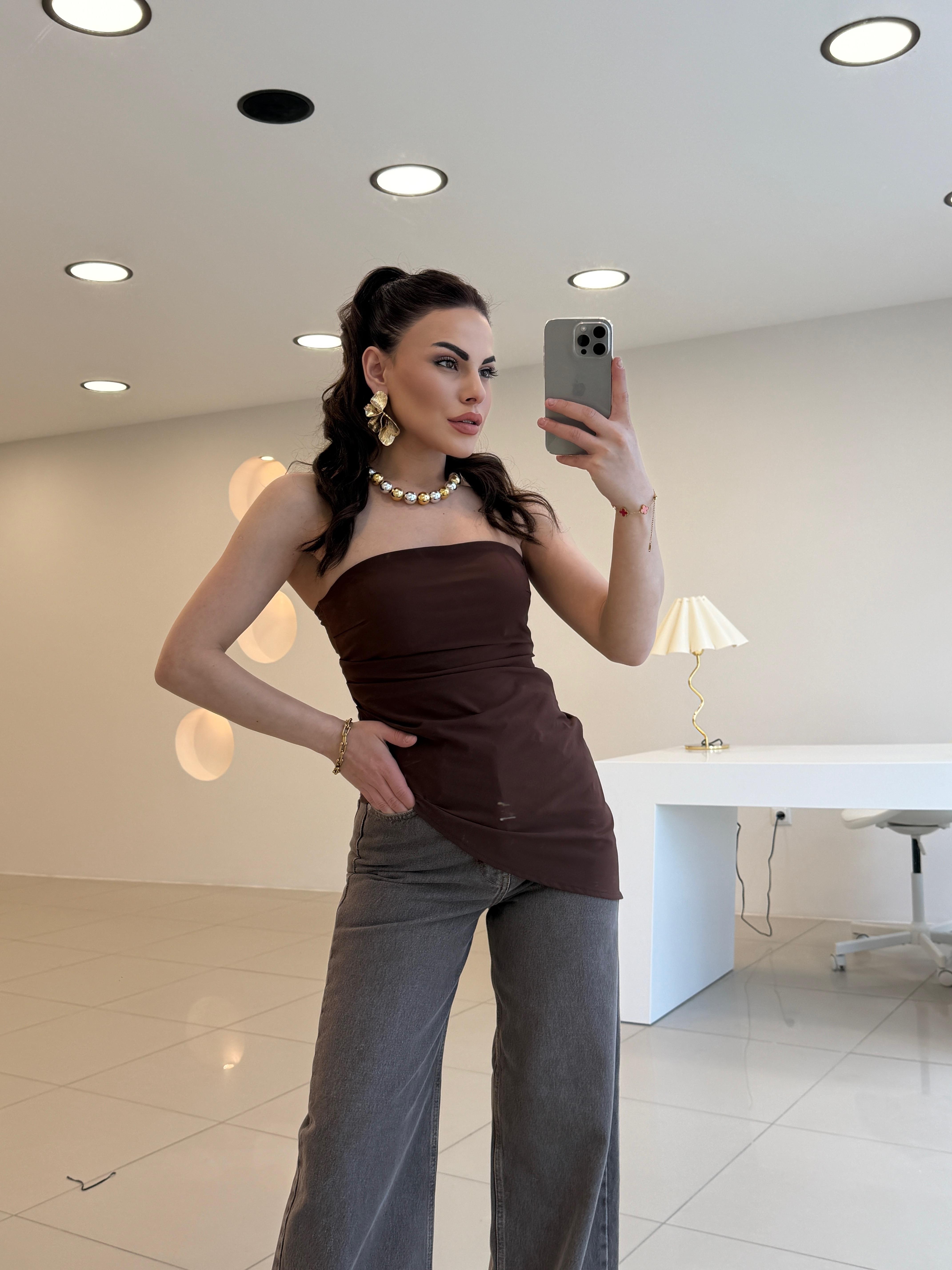 STRAPLEZ ARKA LASTİKLİ BLUZ KAHVE