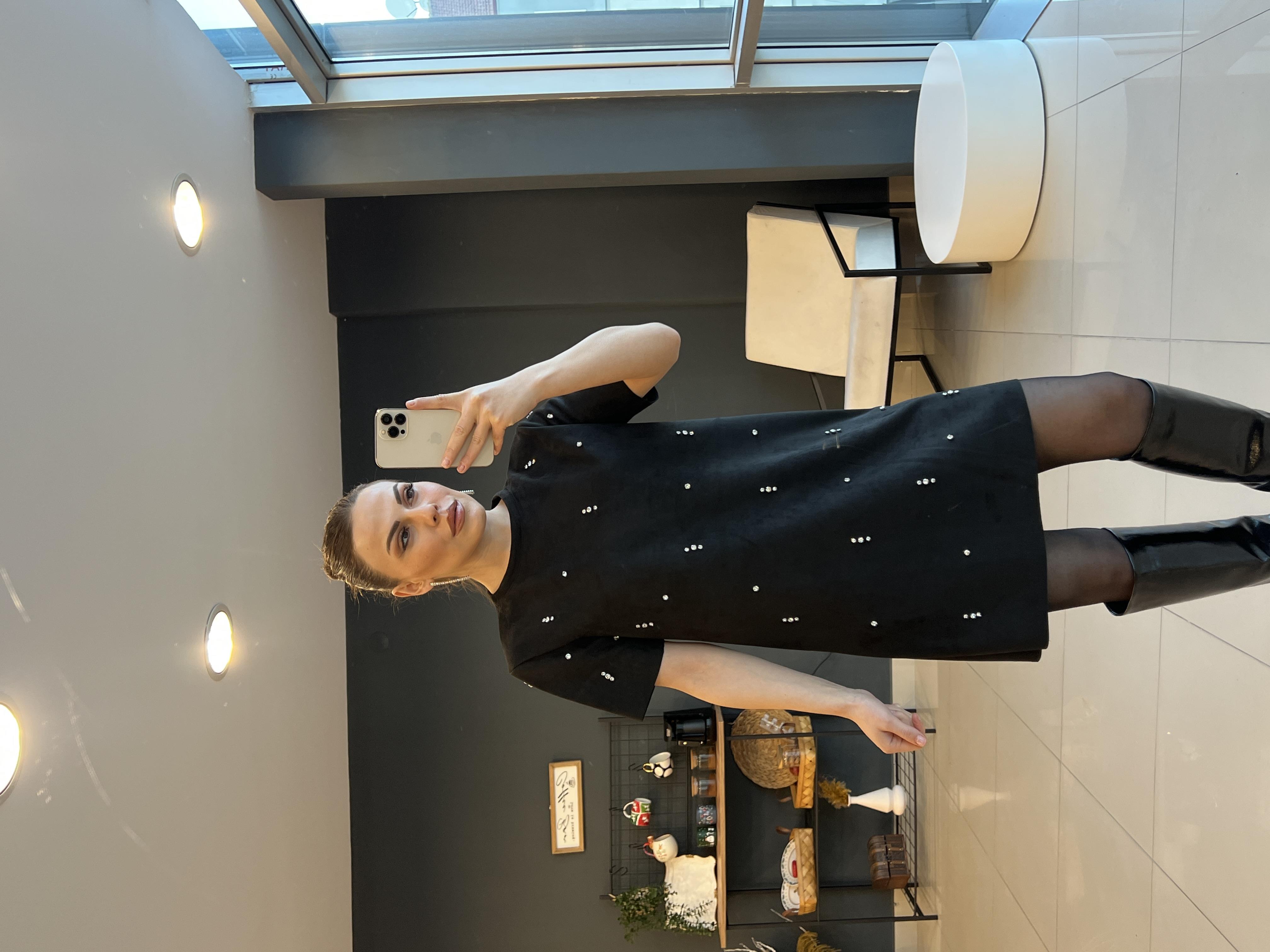 SÜET ÇAKIM TAŞLI ELBİSE SİYAH