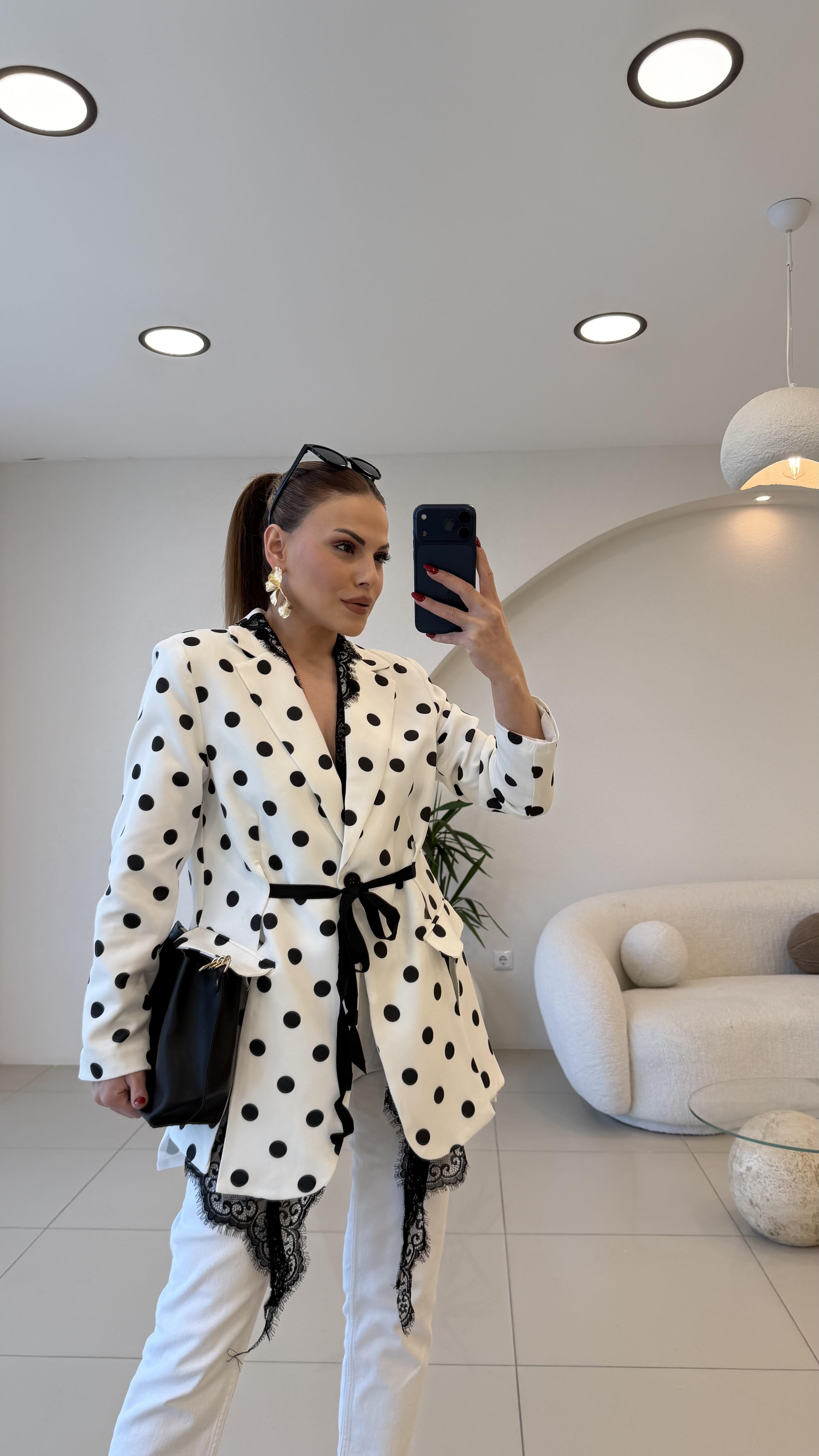 TASARIM DANTELLİ PUANTİYELİ CEKET