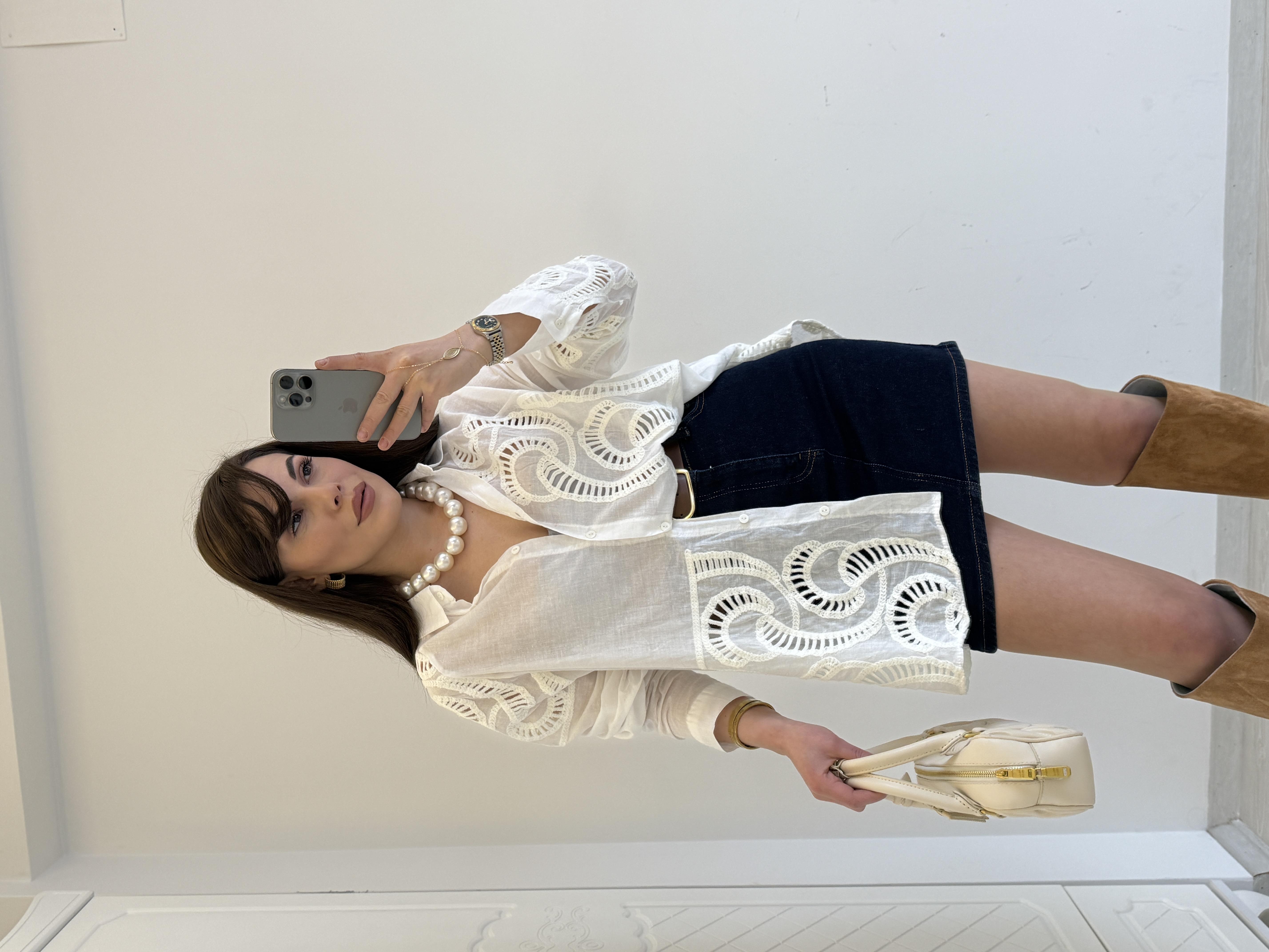 TASARIM İŞLEMELİ KETEN GÖMLEK