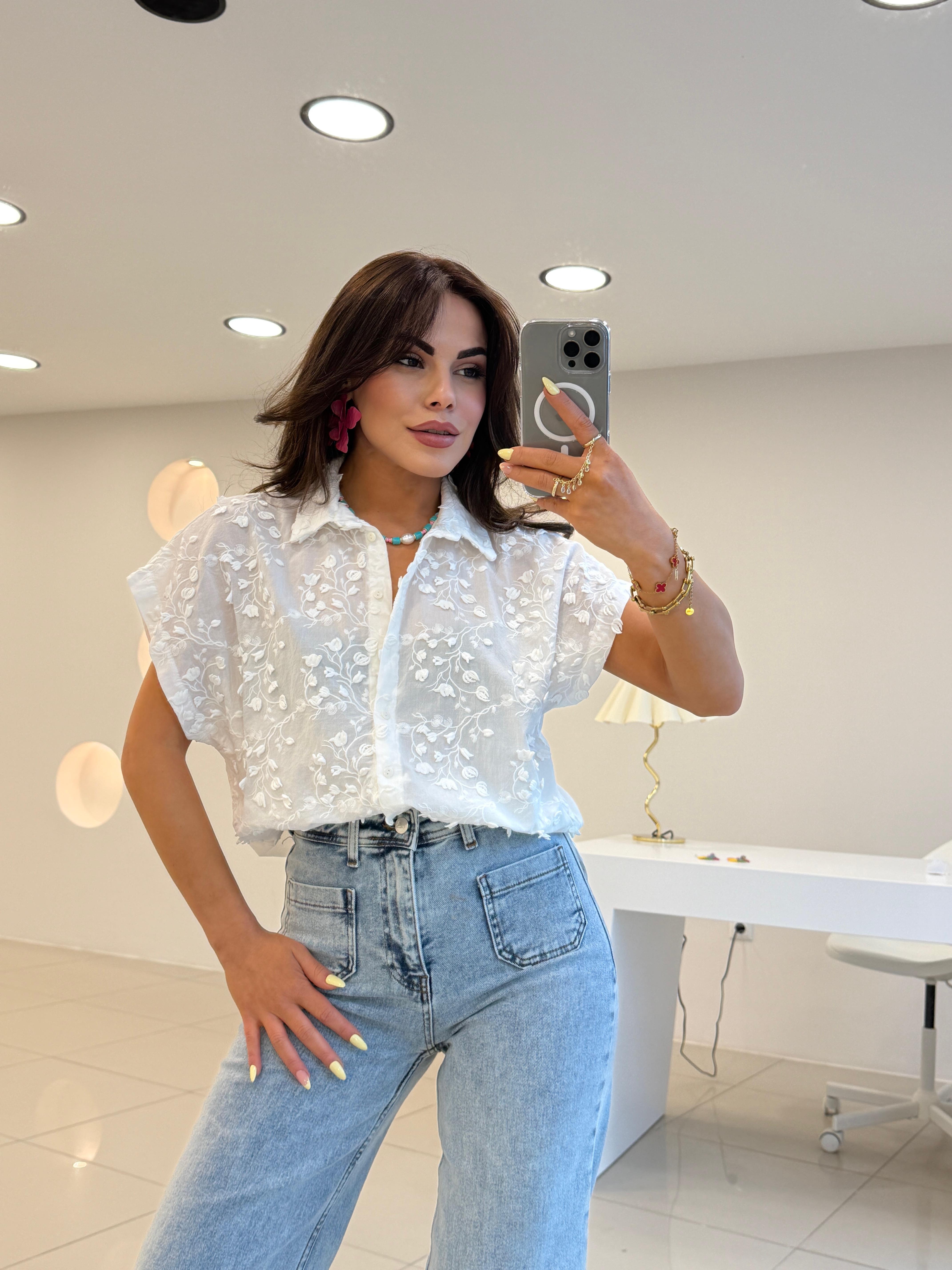 TASARIM ÖZEL SERİ İŞLEMELİ GÖMLEK