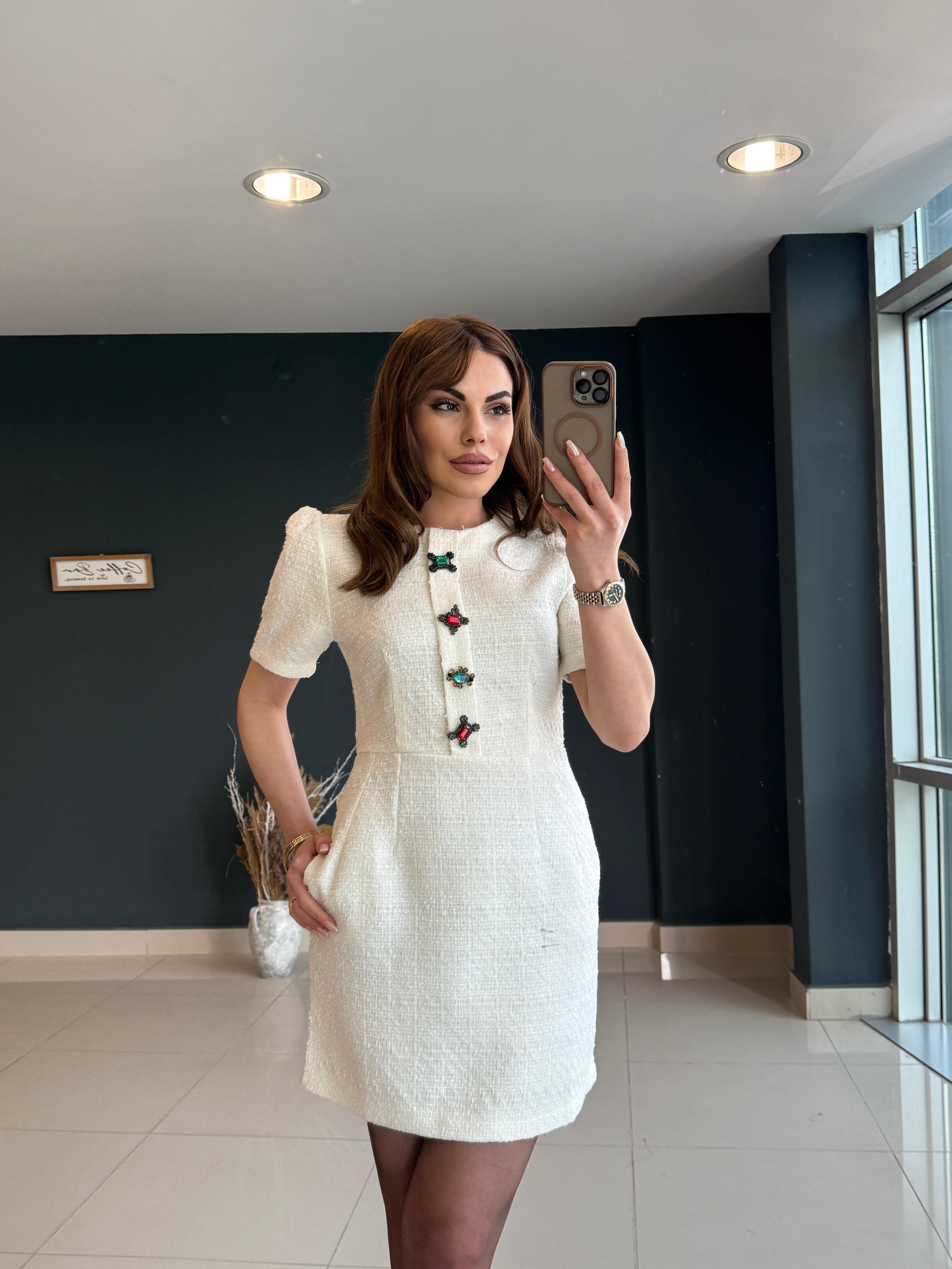 TASARIM TÜVİT TAŞLI DÜĞMELİ ELBİSE EKRU