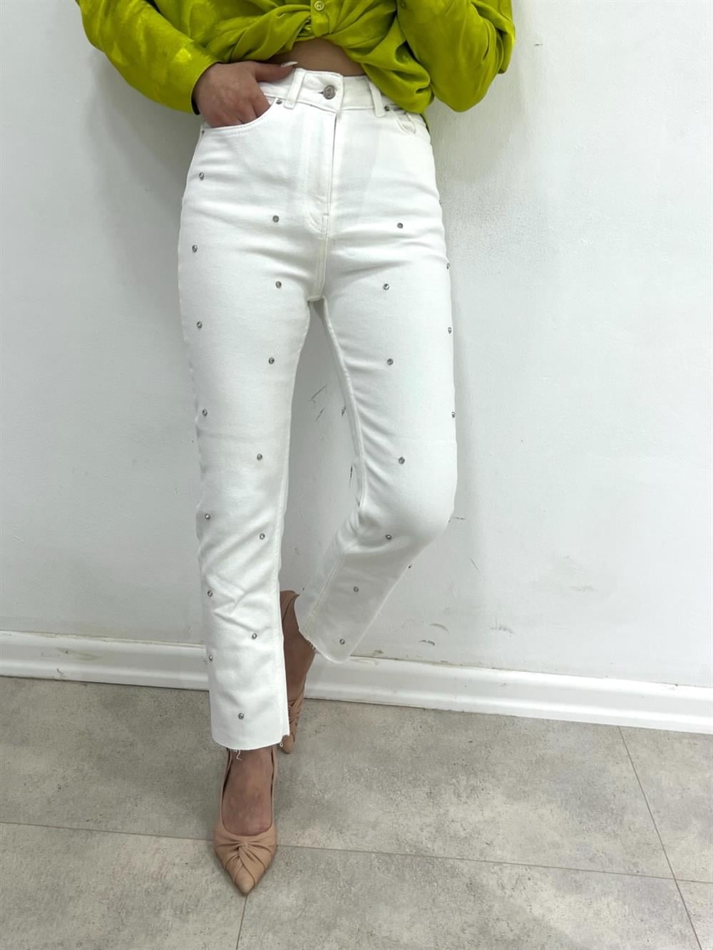 TAŞLI BEYAZ JEAN