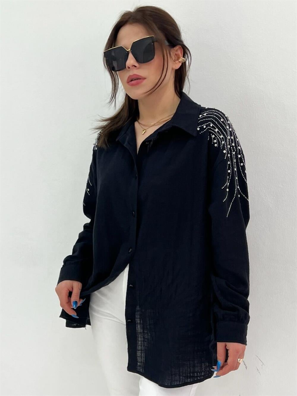 TAŞLI SİYAH KETEN GÖMLEK