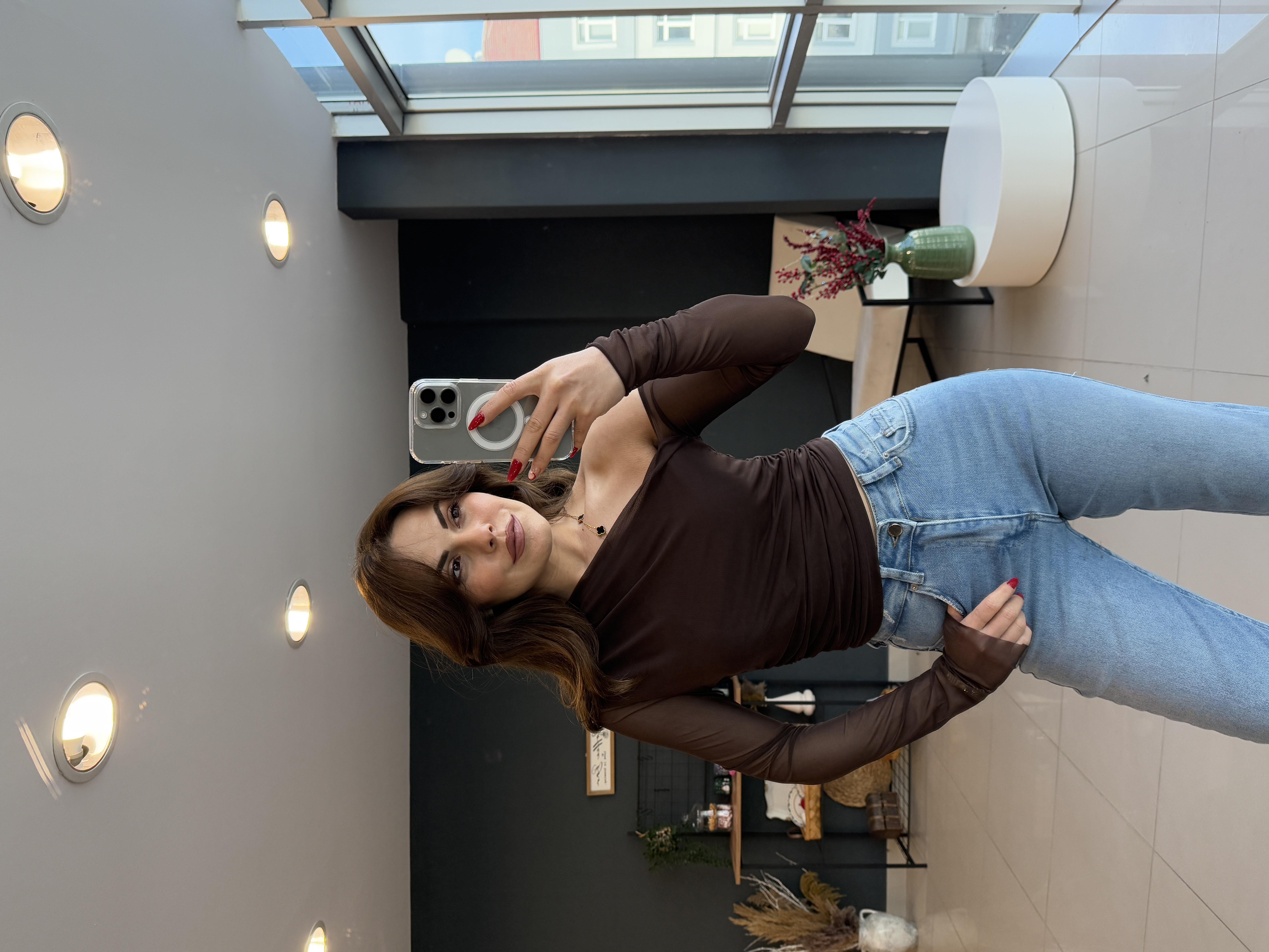 TEK OMUZ DEKOLTELİ TÜL BLUZ KAHVE