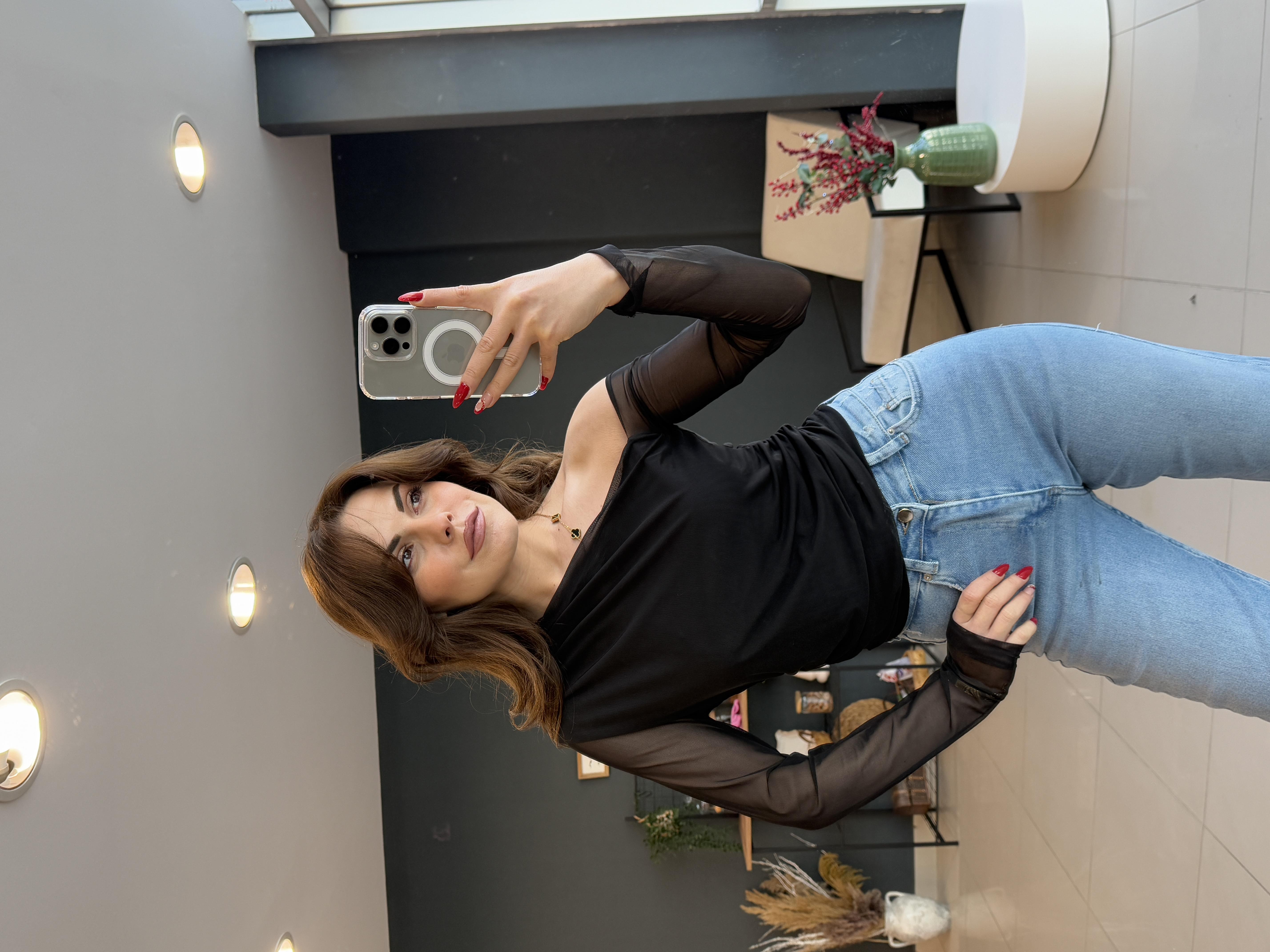 TEK OMUZ DEKOLTELİ TÜL BLUZ SİYAH