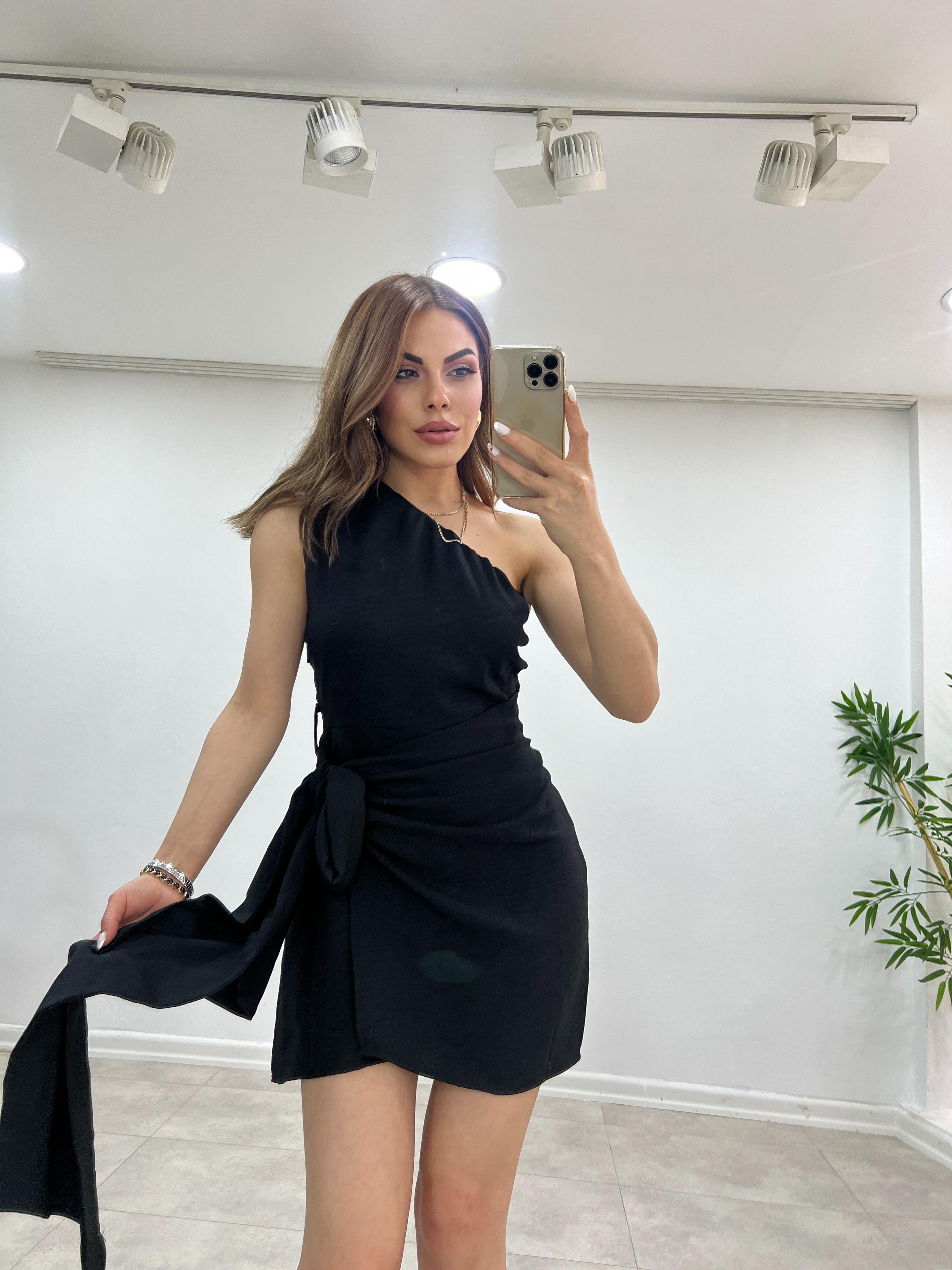 TEK OMUZ SİYAH KETEN ELBİSE 